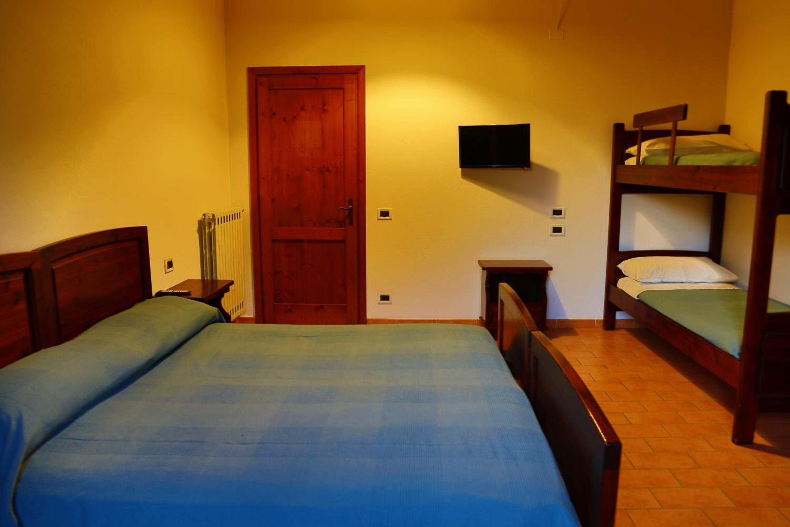 Classic Quadruple Room photo 2