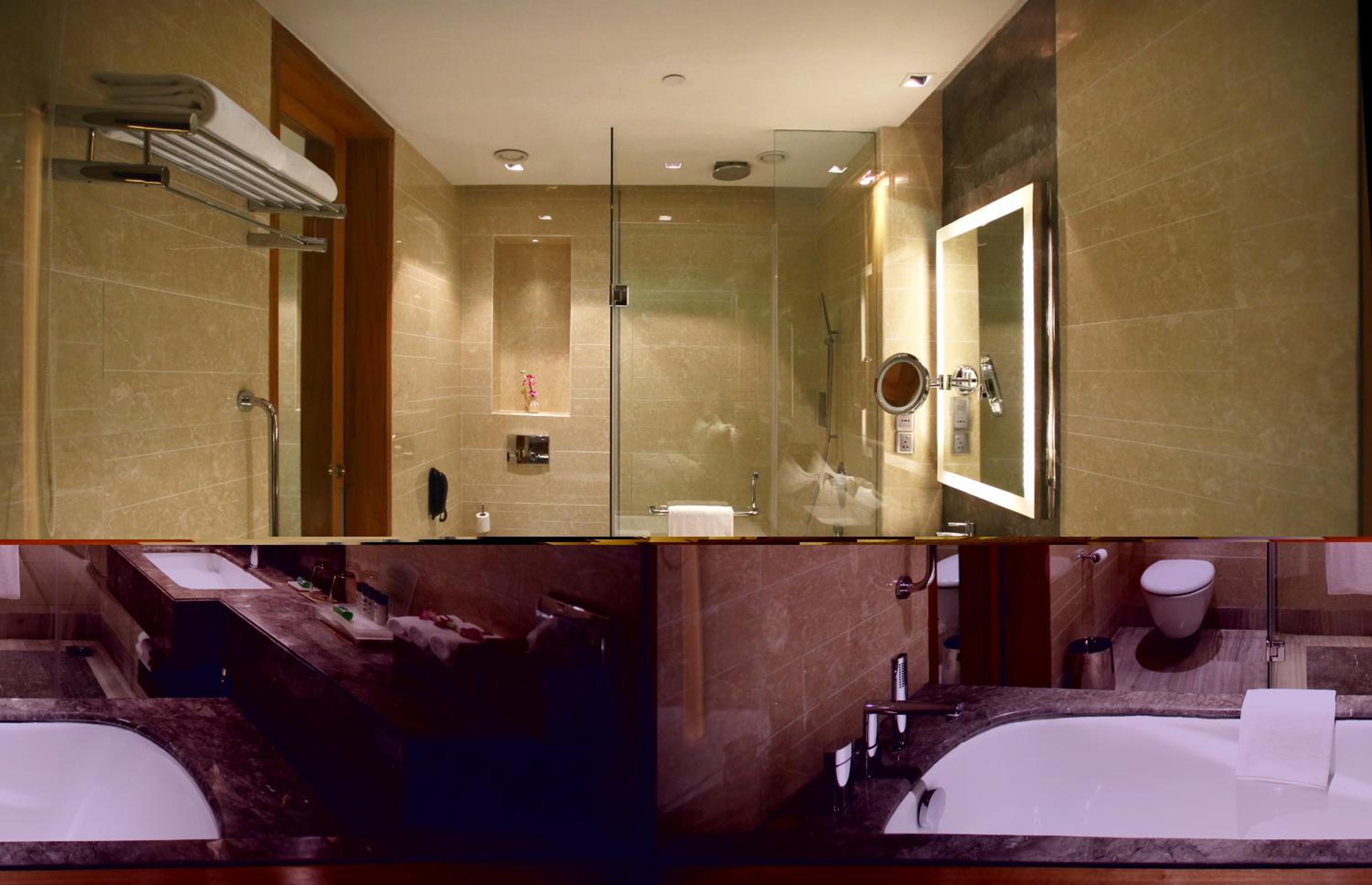 One-Bedroom Suite - Photo 3