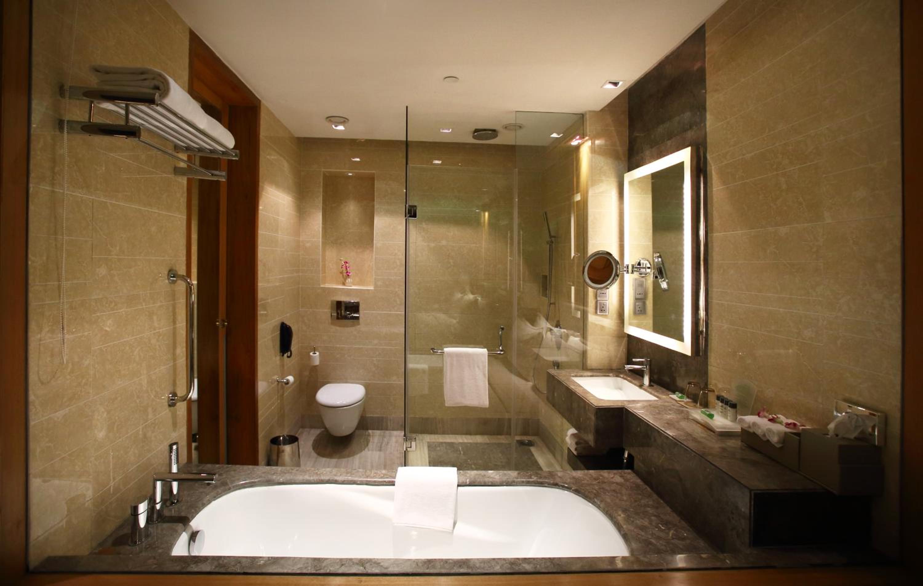 One-Bedroom Suite - Photo 4