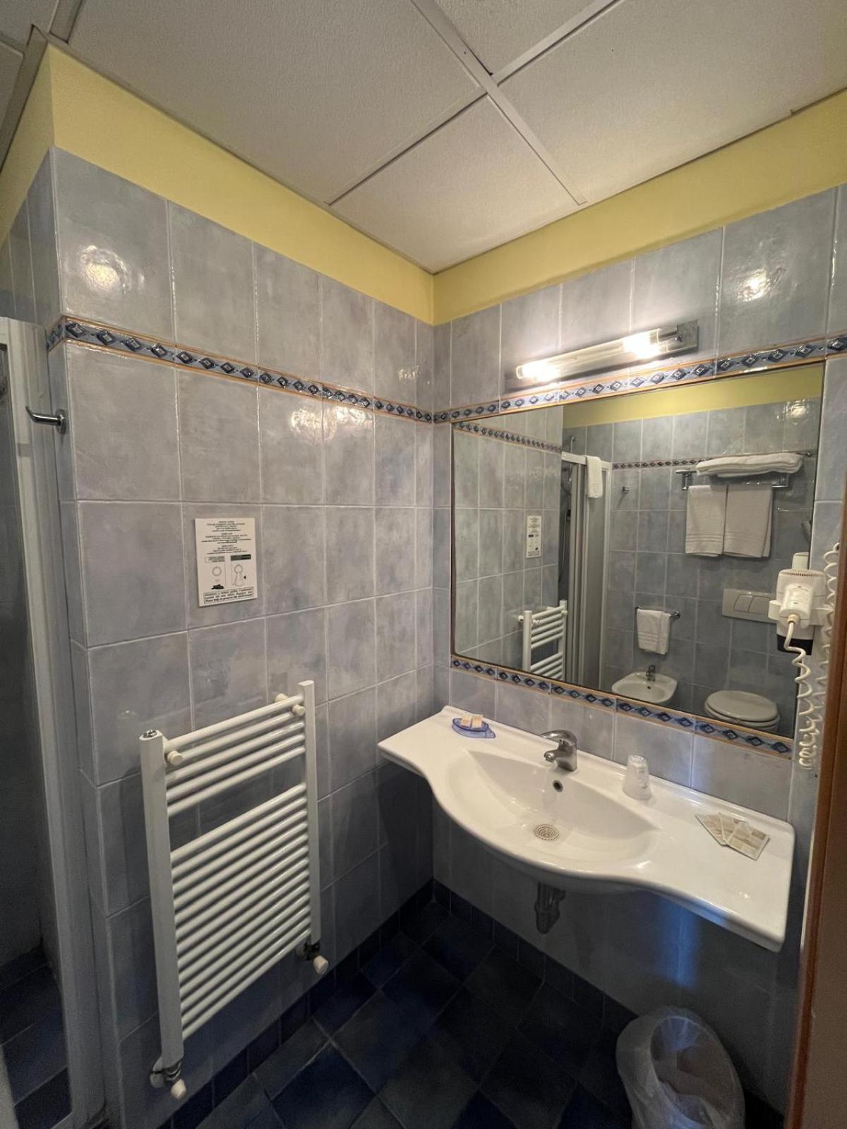 Basic Triple Room photo 2