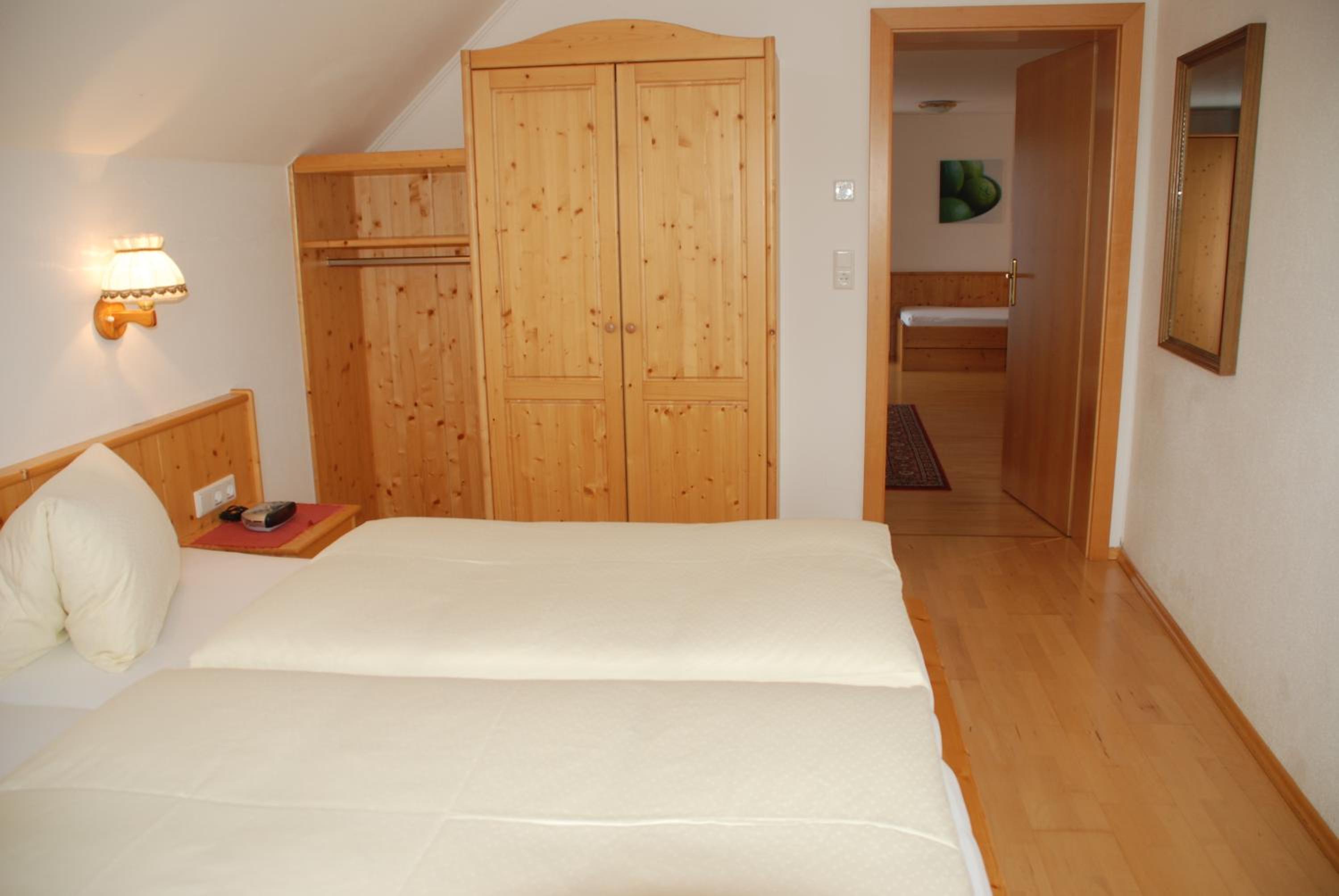 Suite - Photo 3