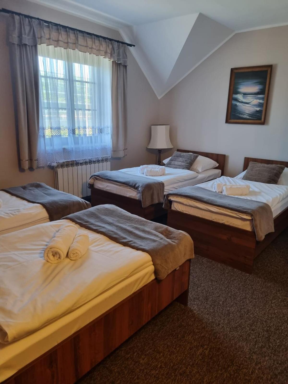 Deluxe Quadruple Room - Photo 4
