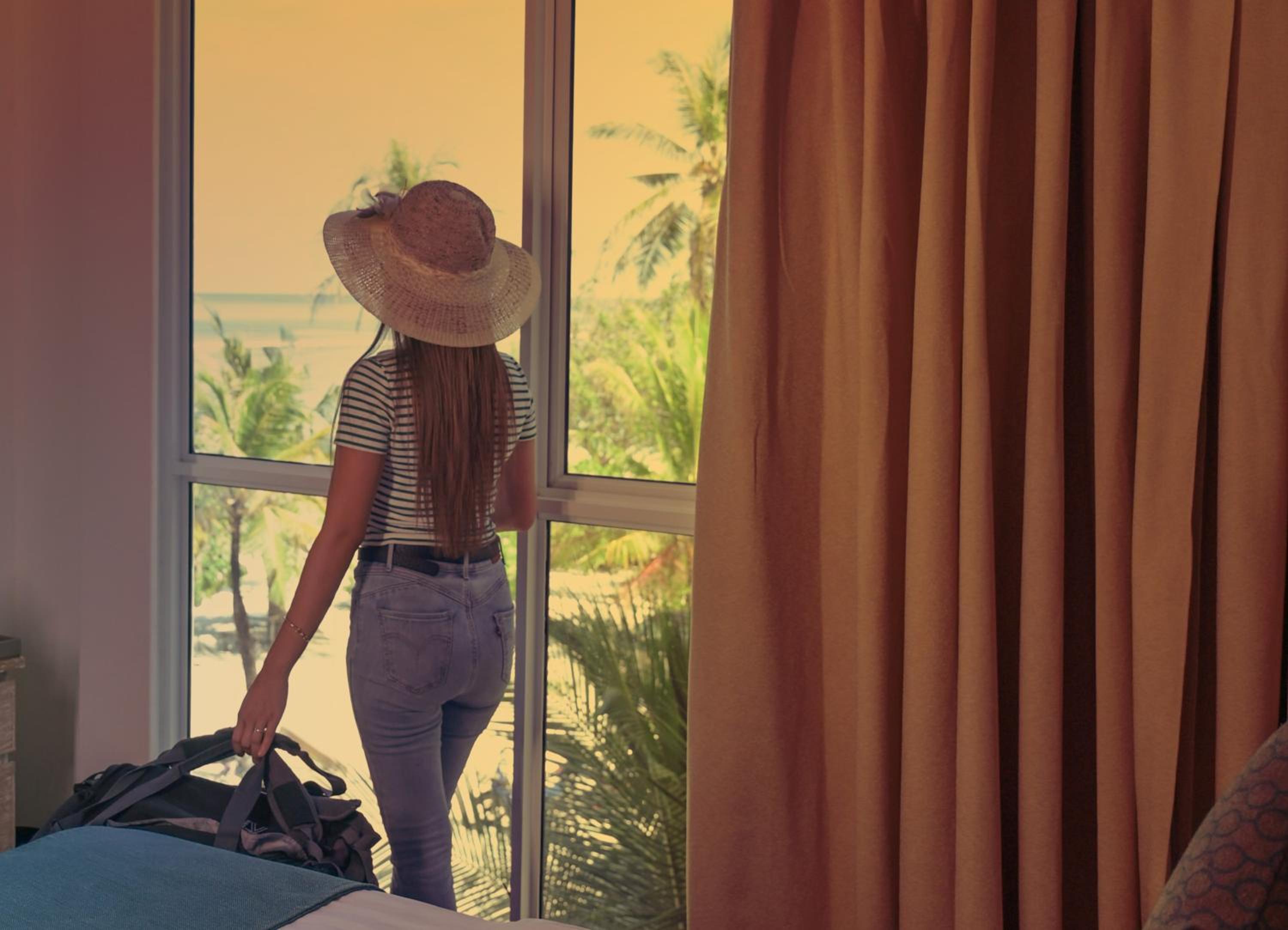 Deluxe Double Room with Sea View - Photo 12
