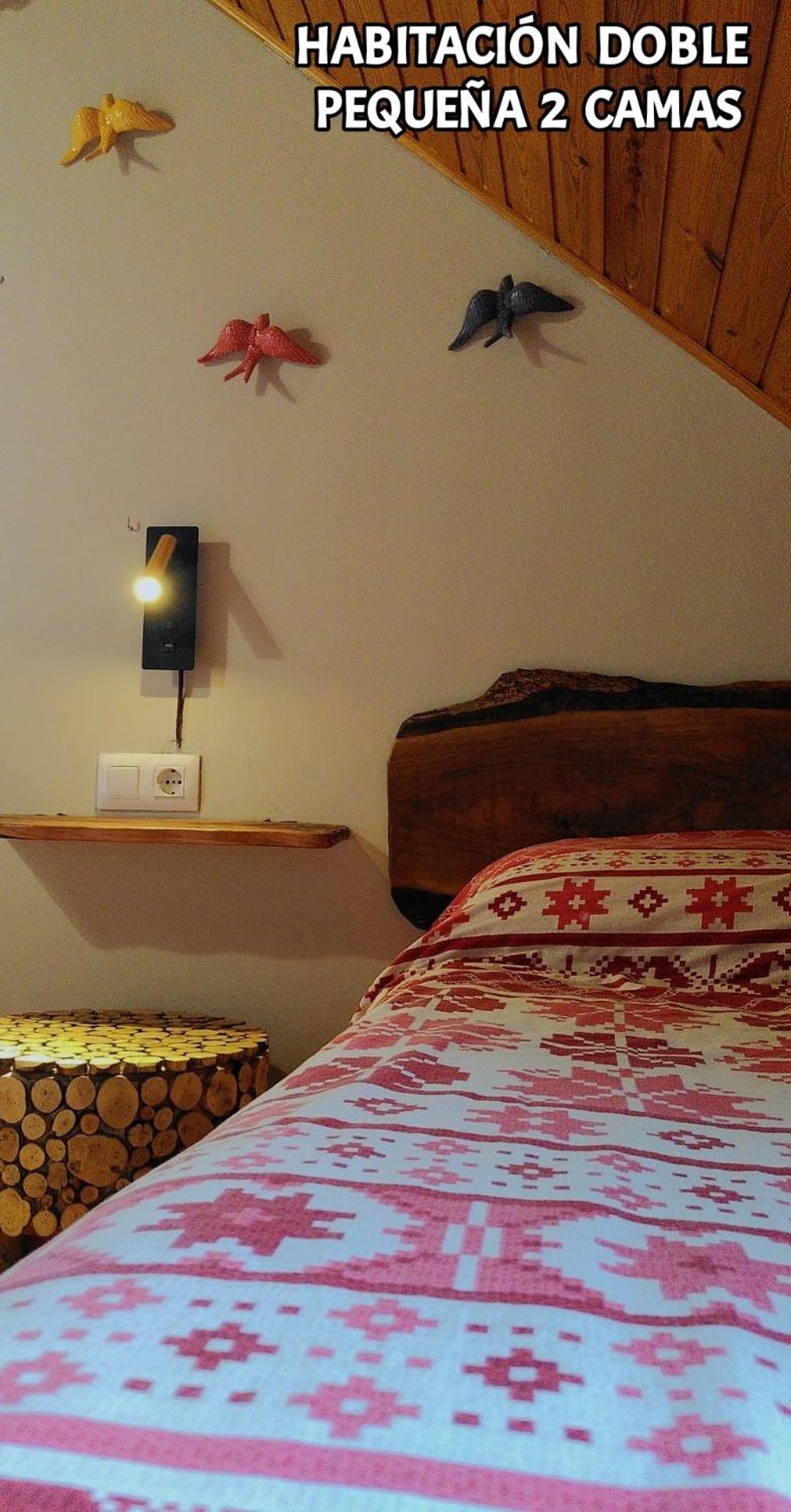 Small Twin Room photo 2