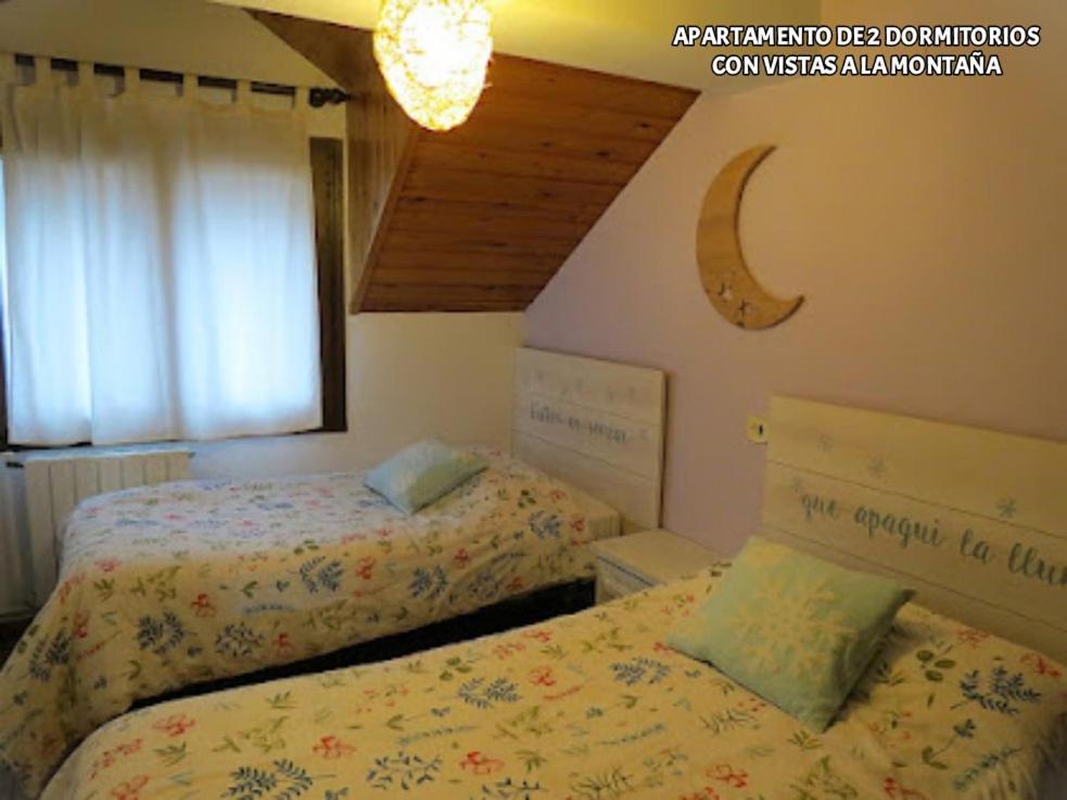 Two-Bedroom Apartment with Mountain View