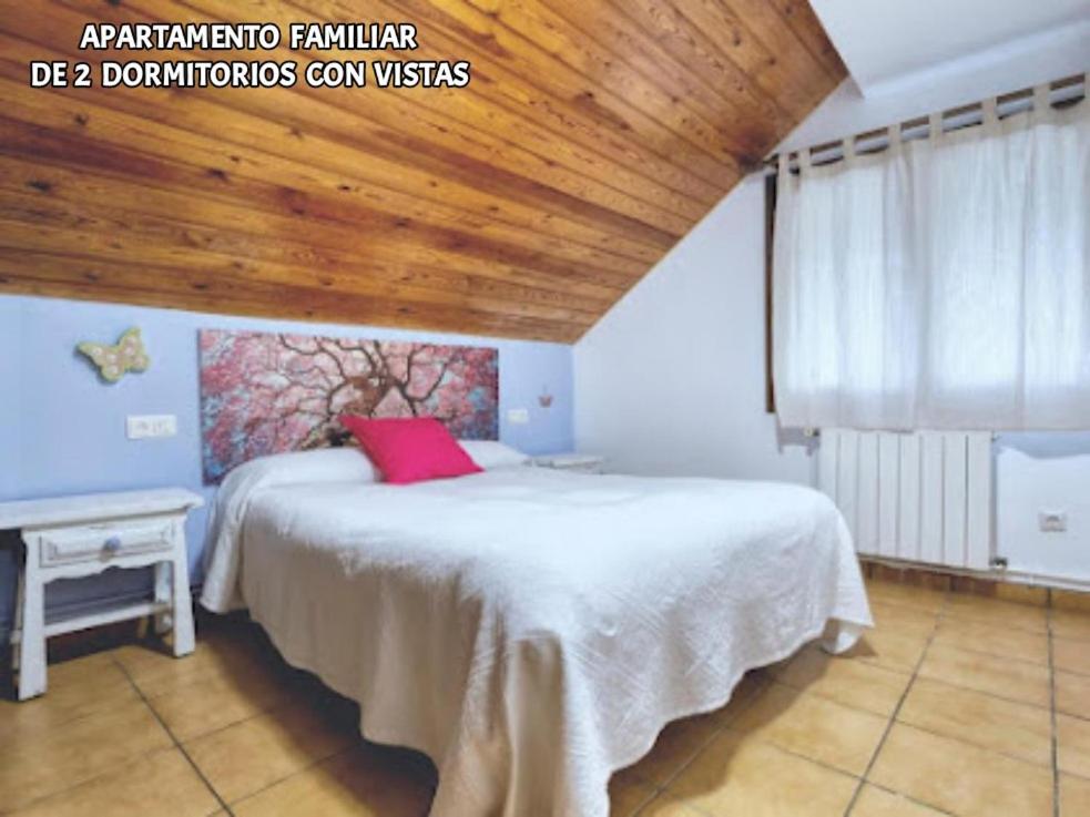 Two-Bedroom Apartment with Mountain View photo 3