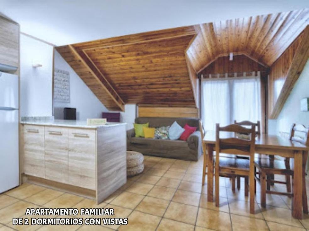 Two-Bedroom Apartment with Mountain View photo 2