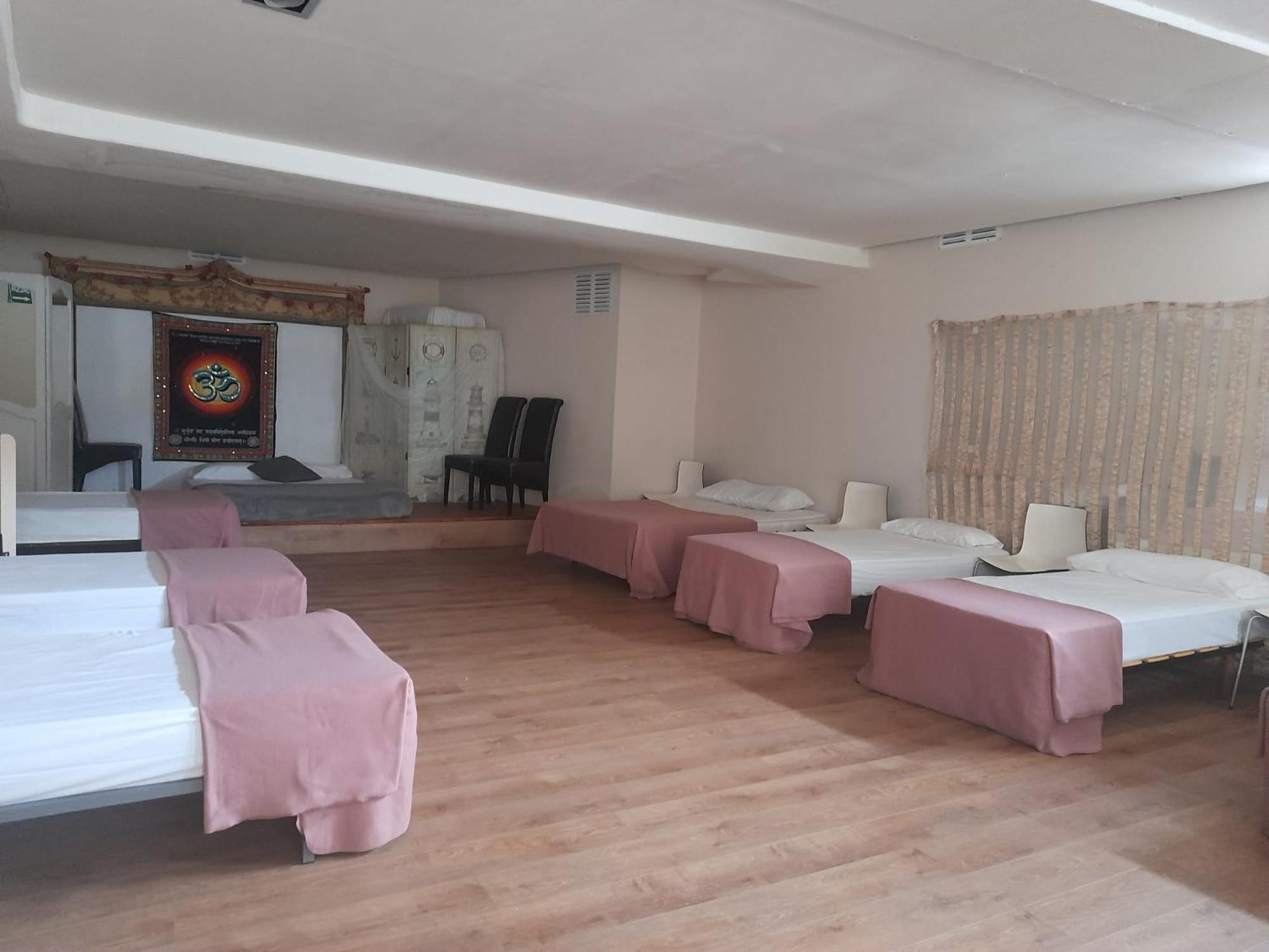 Cama Individual en Habitación de Dormitorio