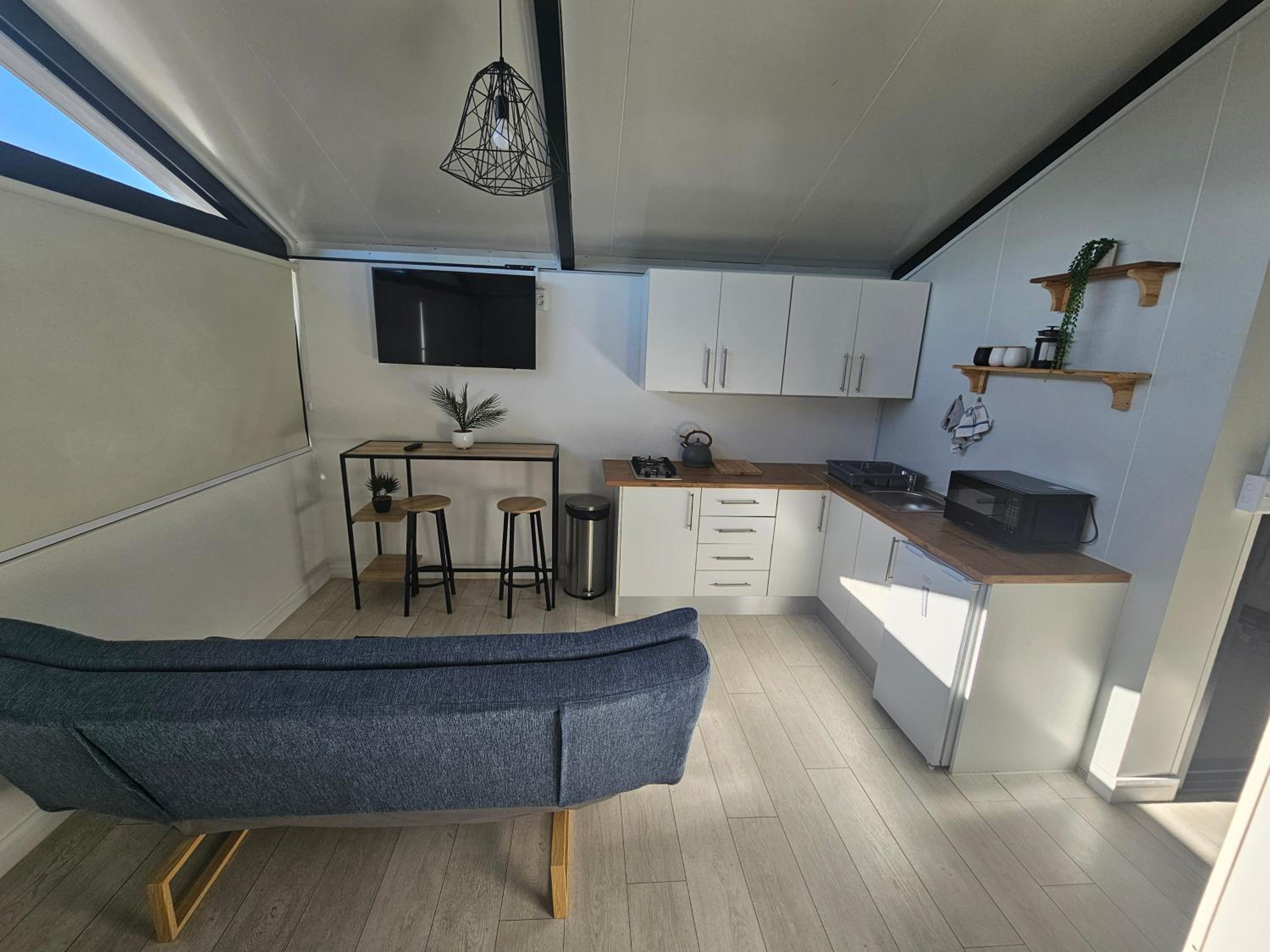 Deluxe Double Room (2 Adults + 1 Child) photo 3