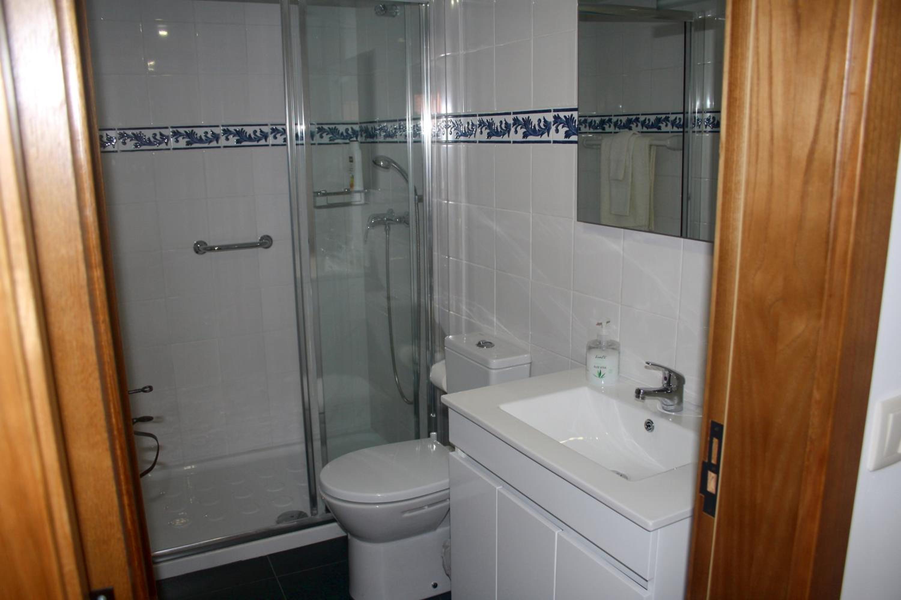 Standard Suite - Photo 7
