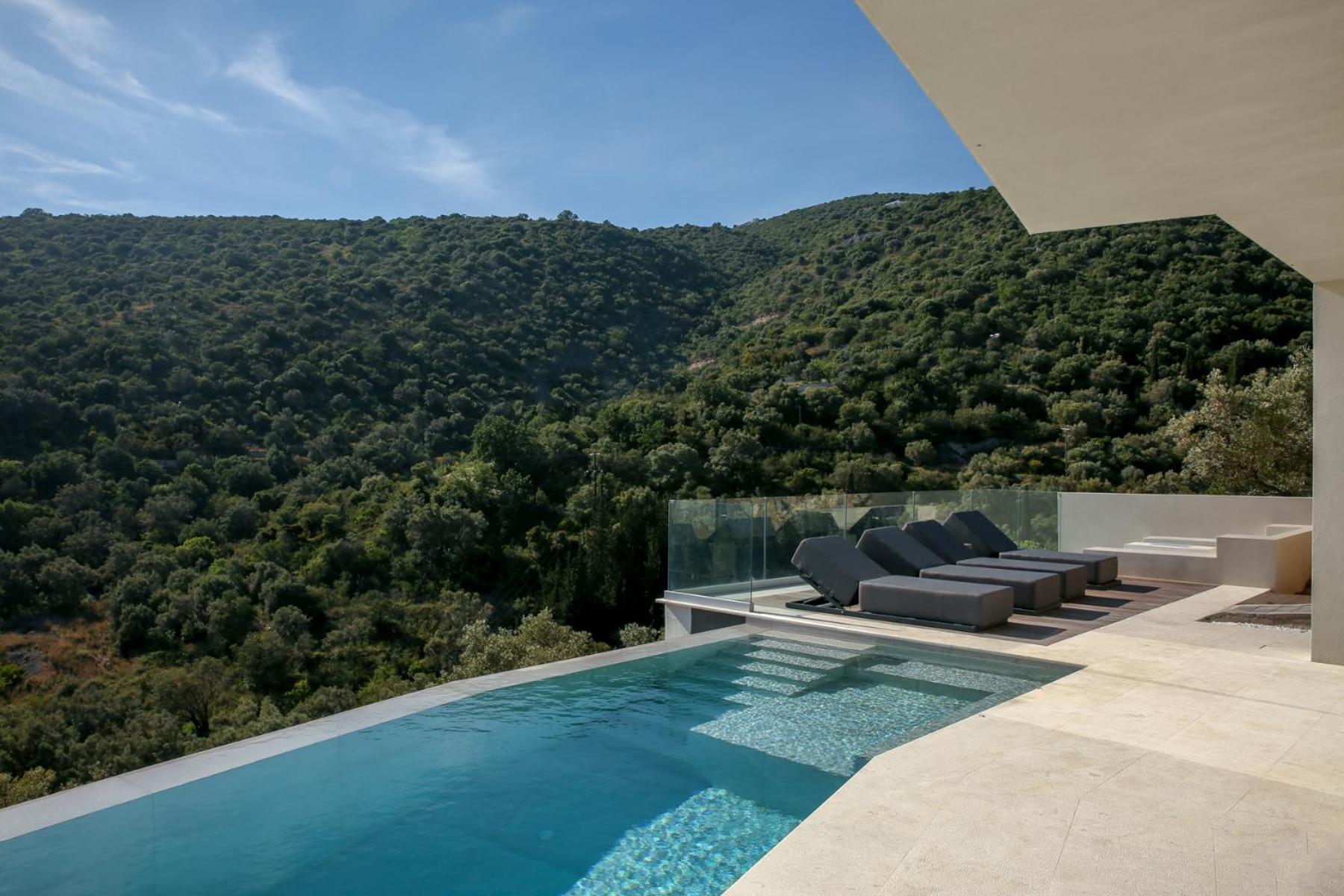Deluxe Villa photo 2