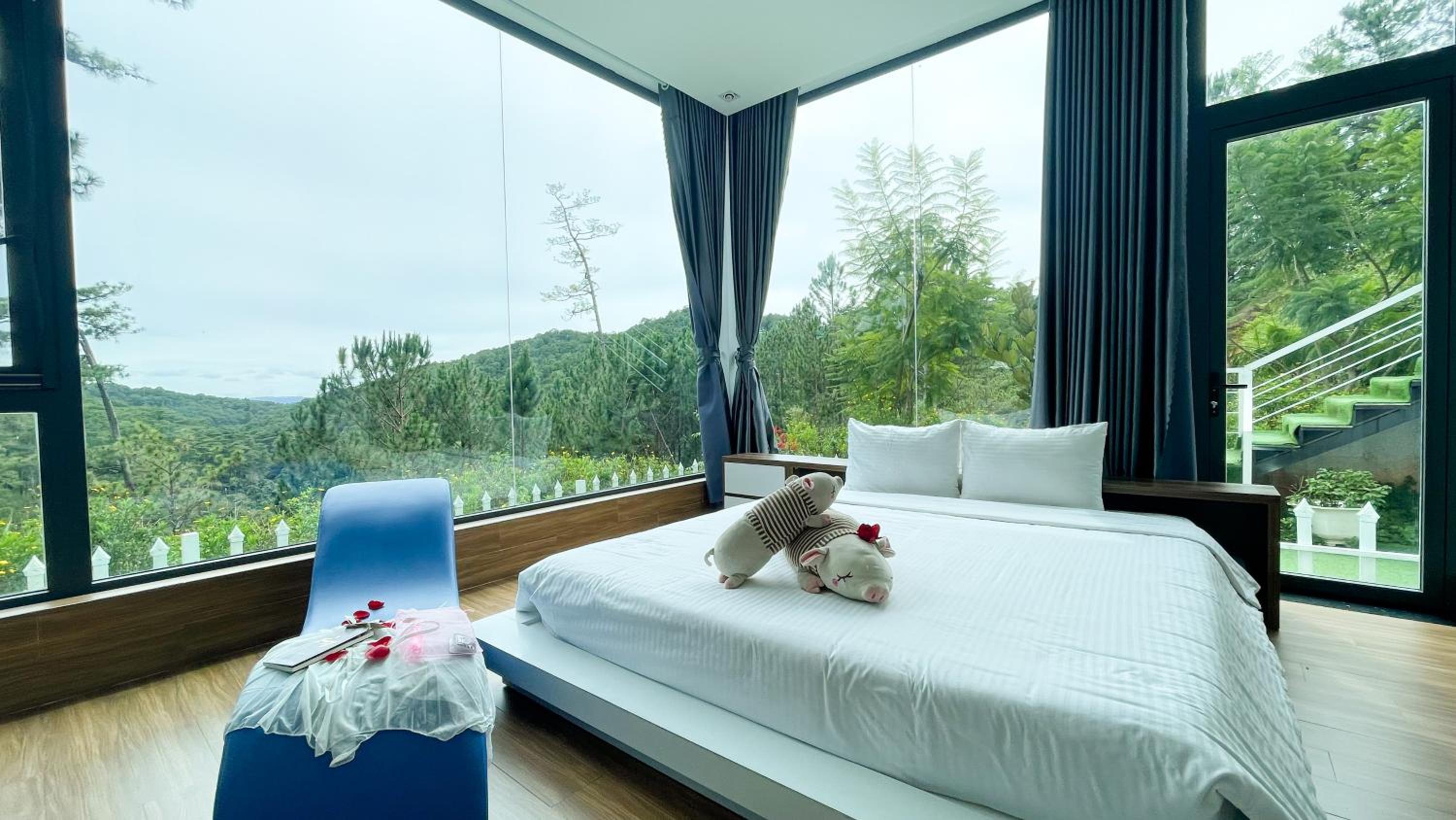 King Room with Mountain View