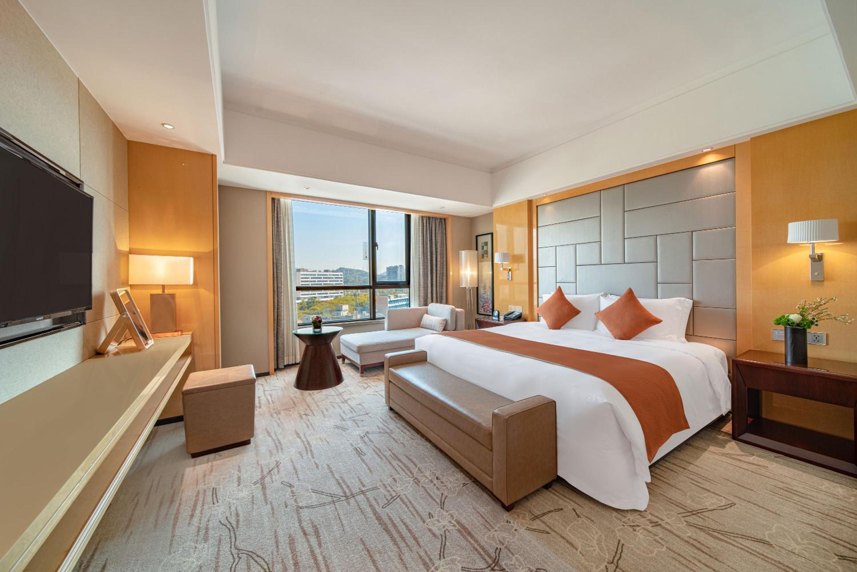 Swissotel Vitality One-Bedroom King Suite with Kitchen