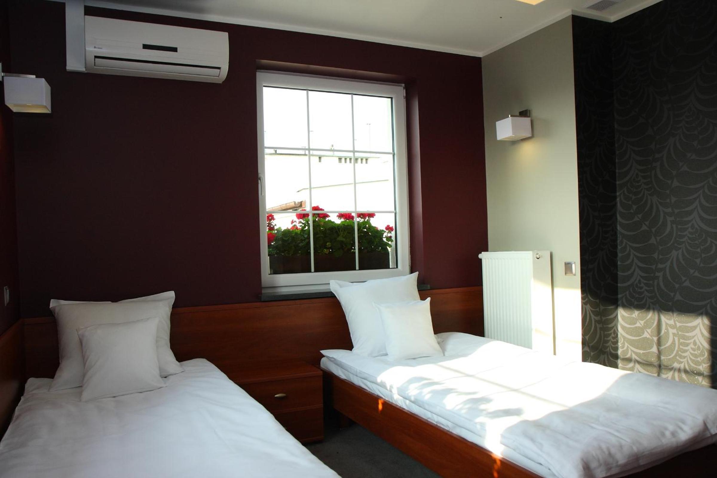 Standard Double or Twin Room - Photo 1