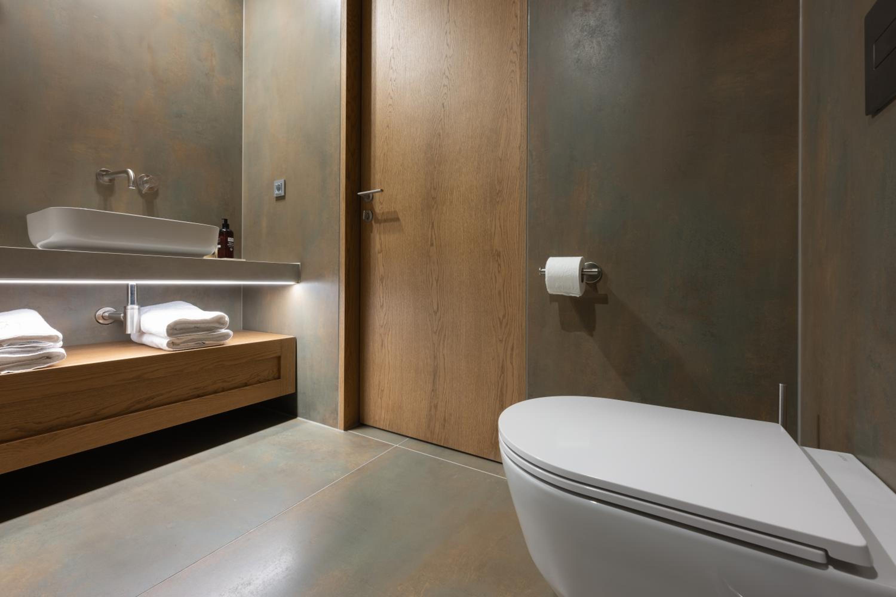 Deluxe Suite with Spa Bath photo 1