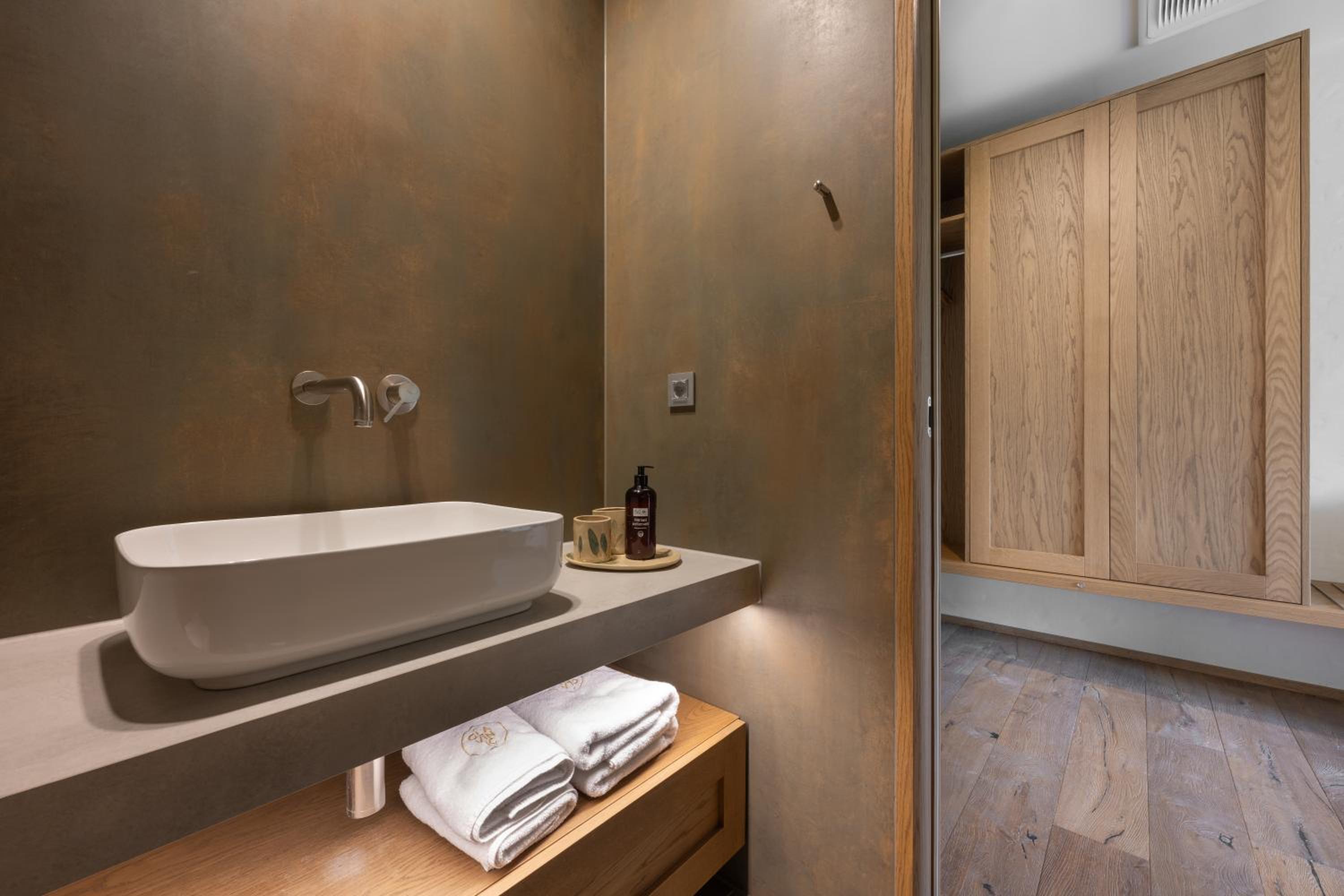 Deluxe Double or Twin Room photo 3