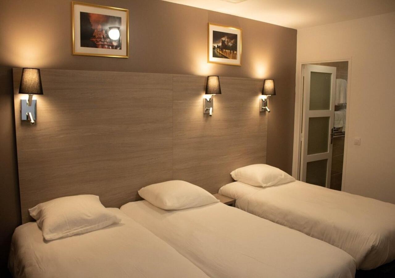 Triple Room with Private Bathroom photo 2