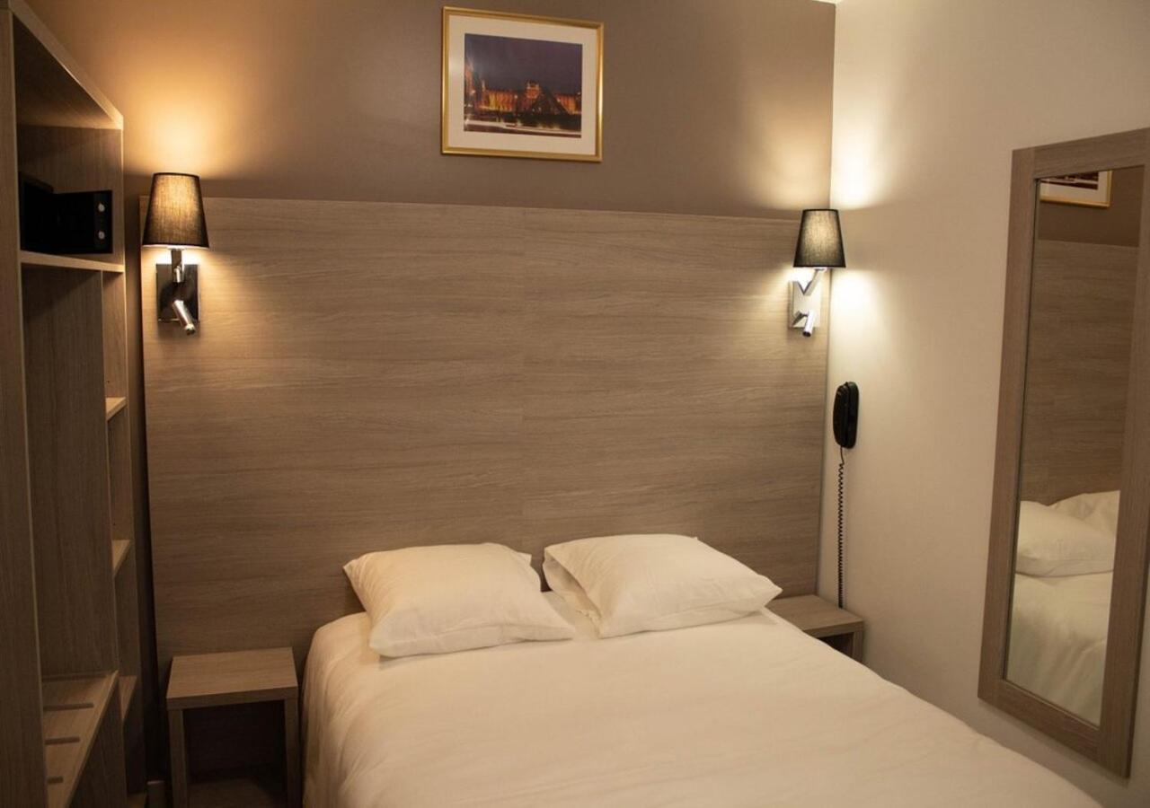 Double or Twin Room photo 3