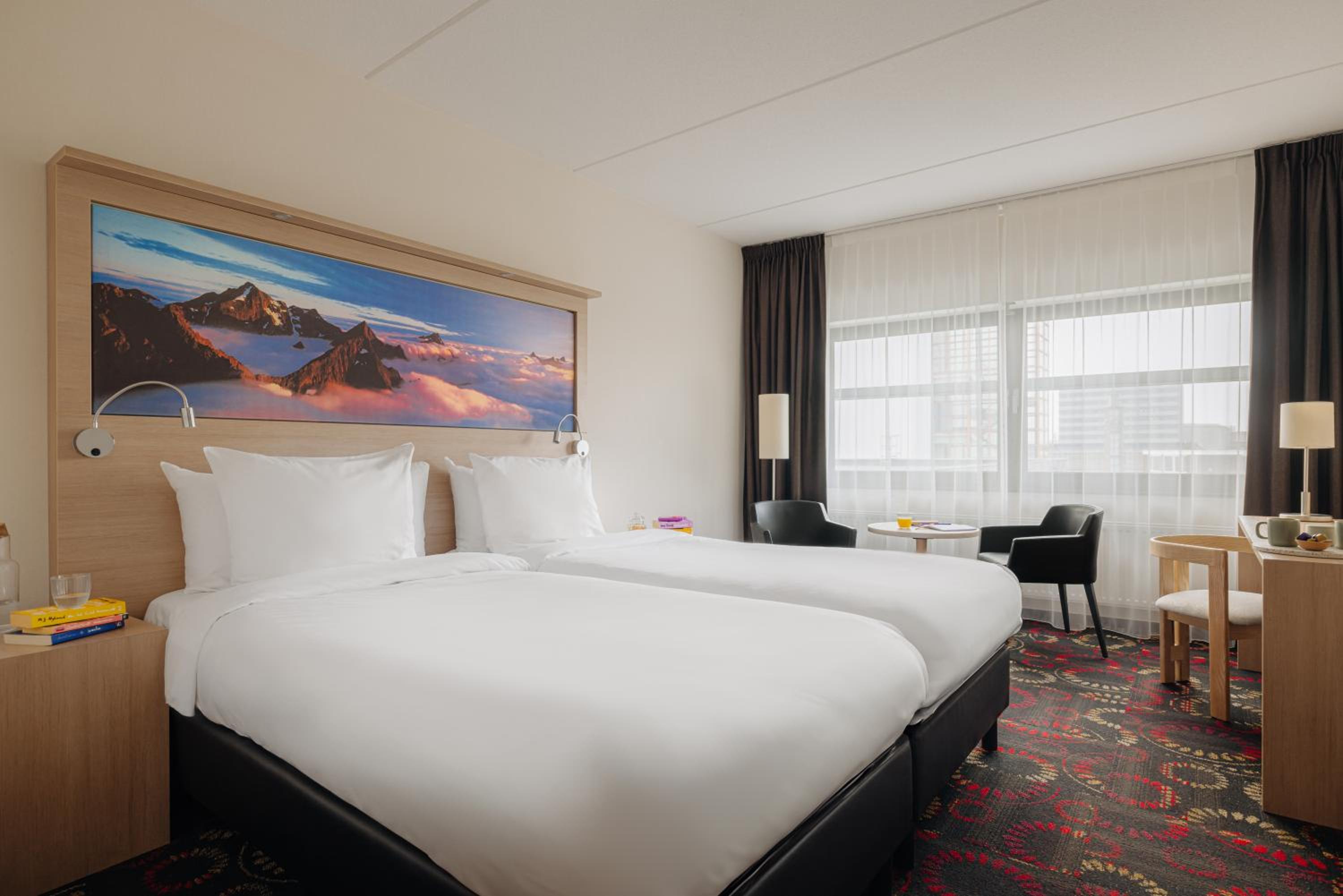 Superior Room 1 Twin Bed thumbnail 6