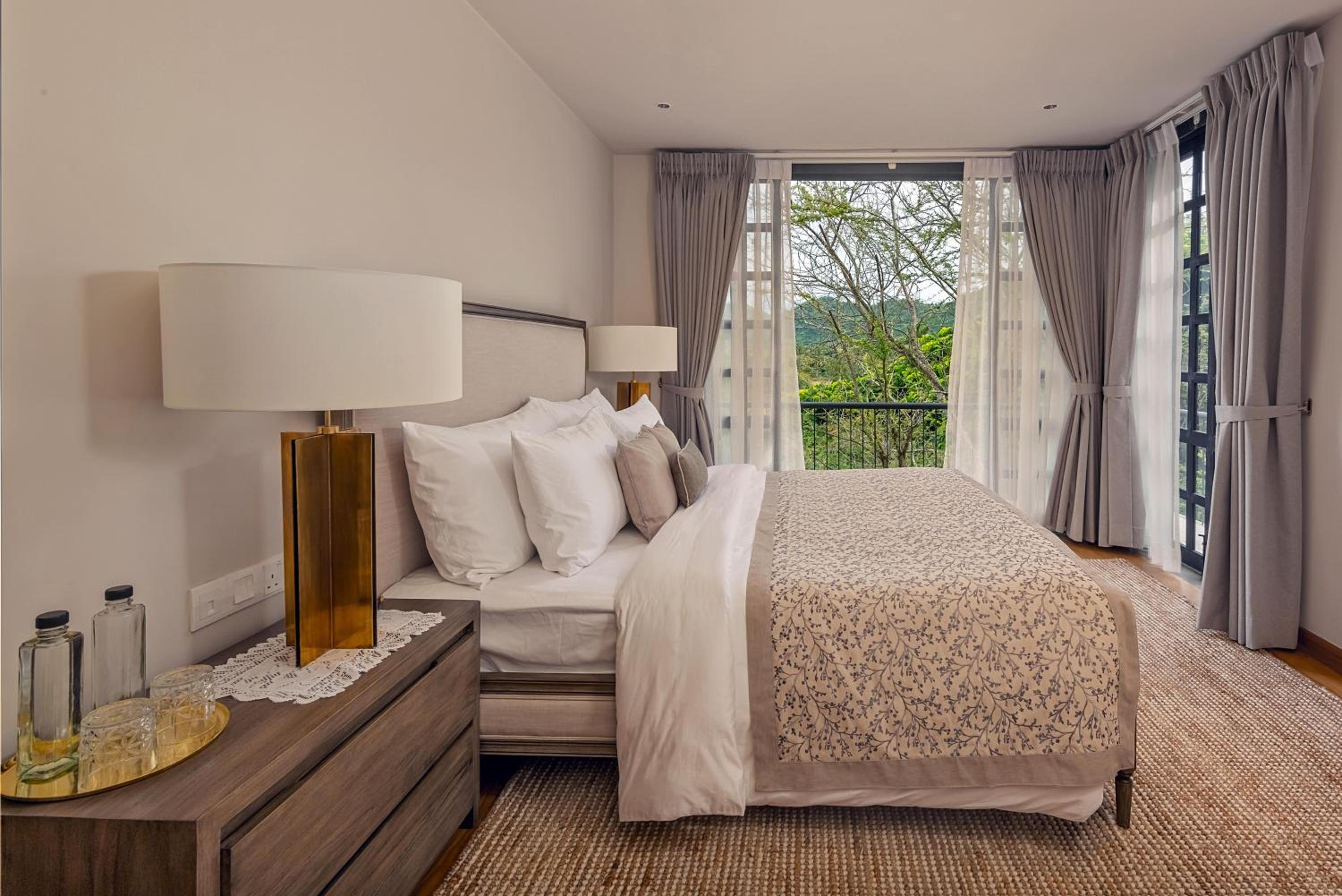 Deluxe King Suite