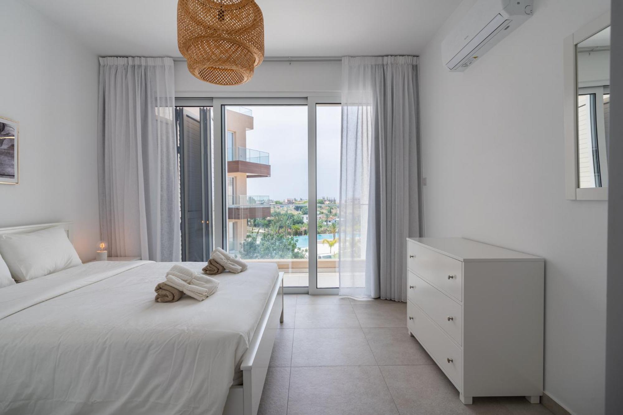 Three-Bedroom Villa photo 3