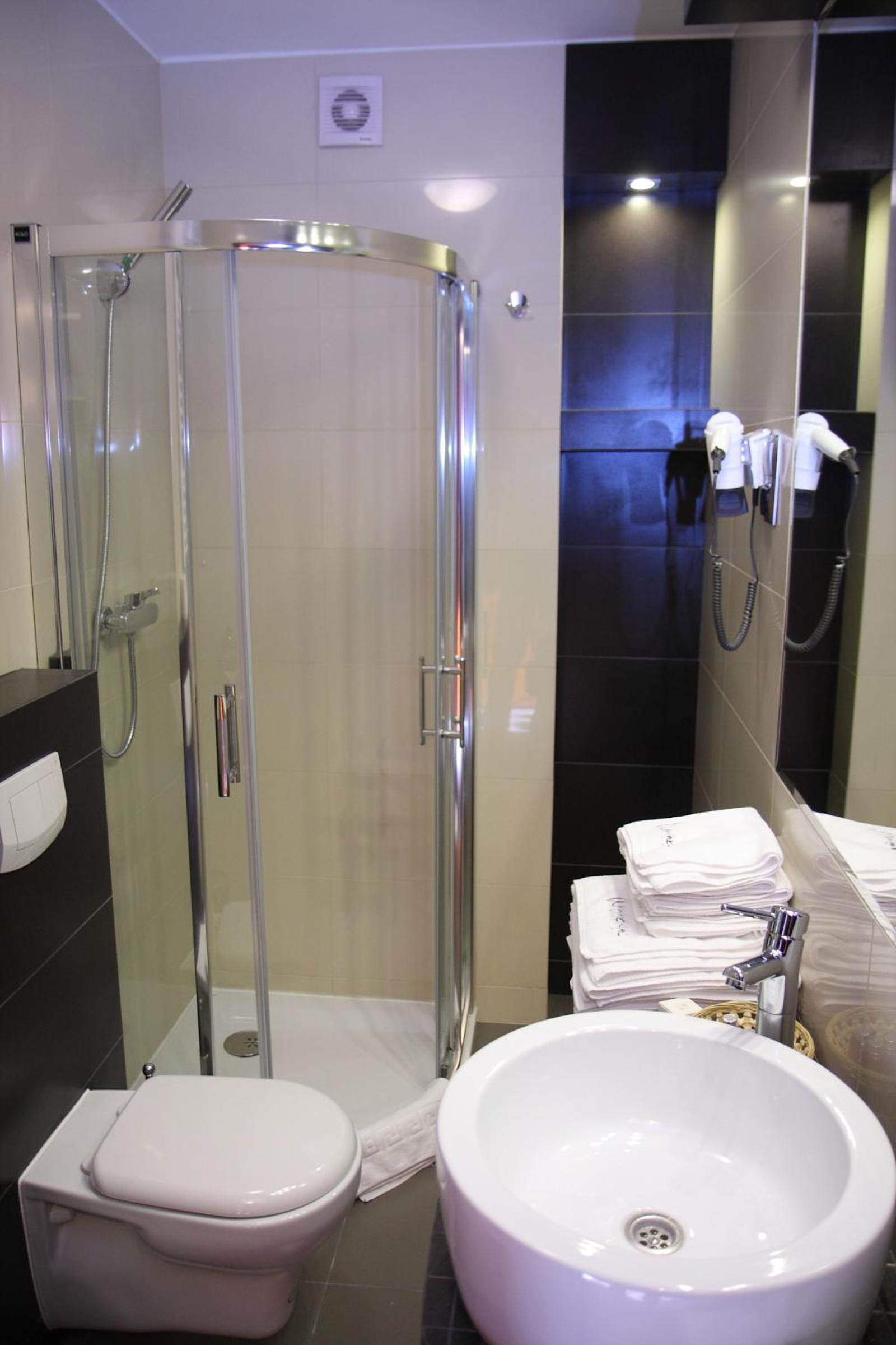 Standard Triple Room - Photo 3