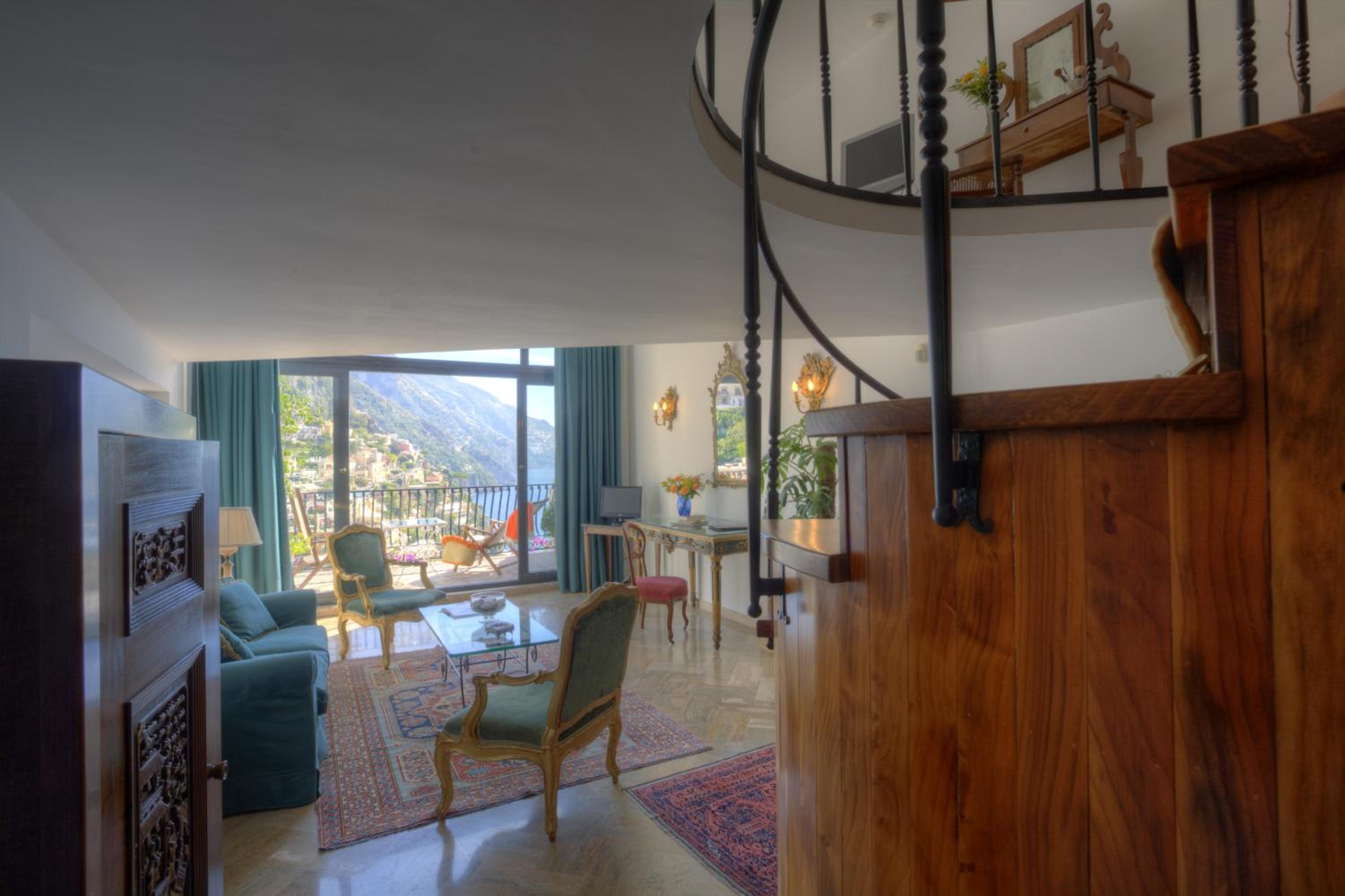 Queen Suite with Sea View - Photo 4
