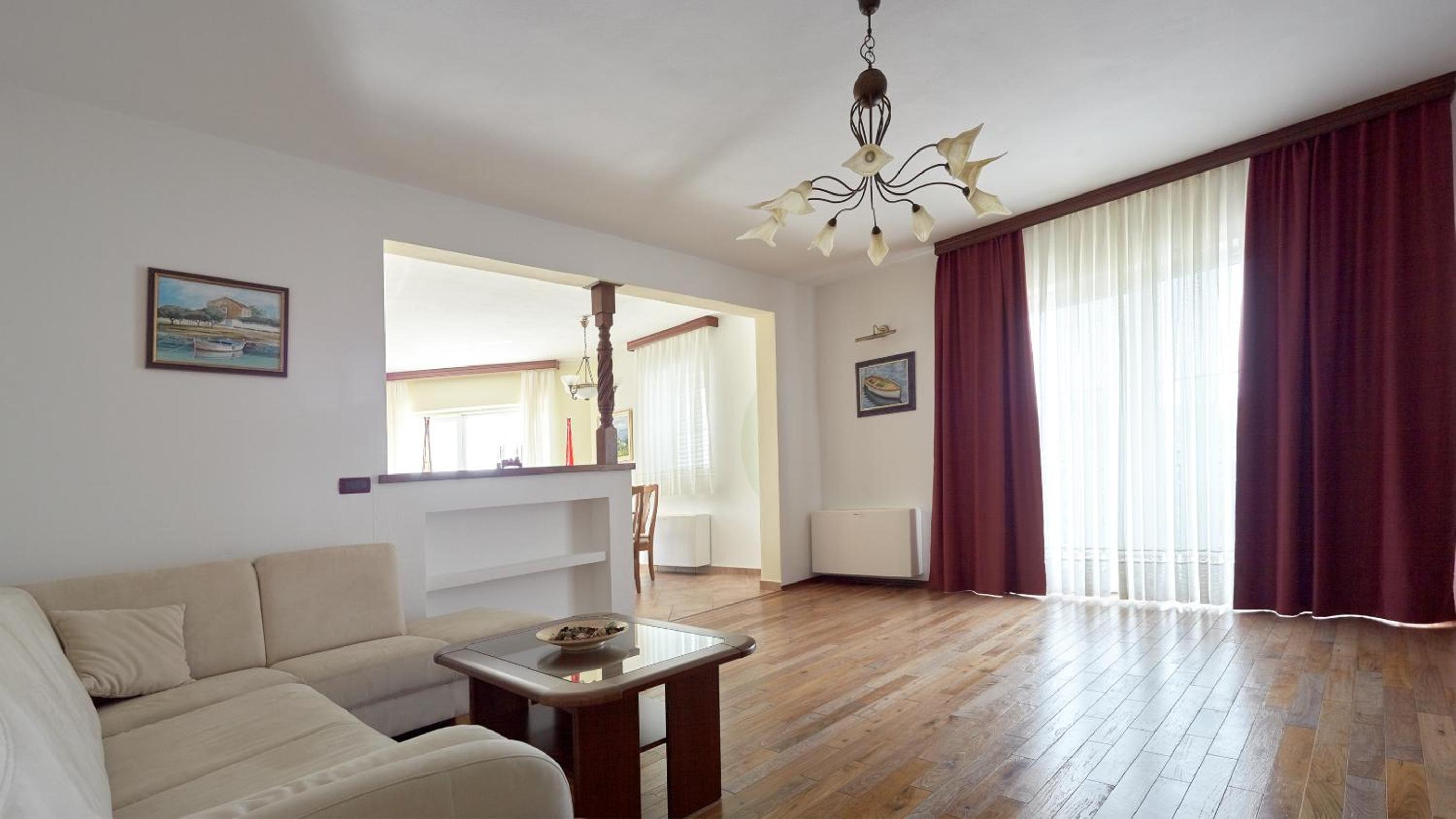 Comfort Two-Bedroom Apartment with Balcony photo 1