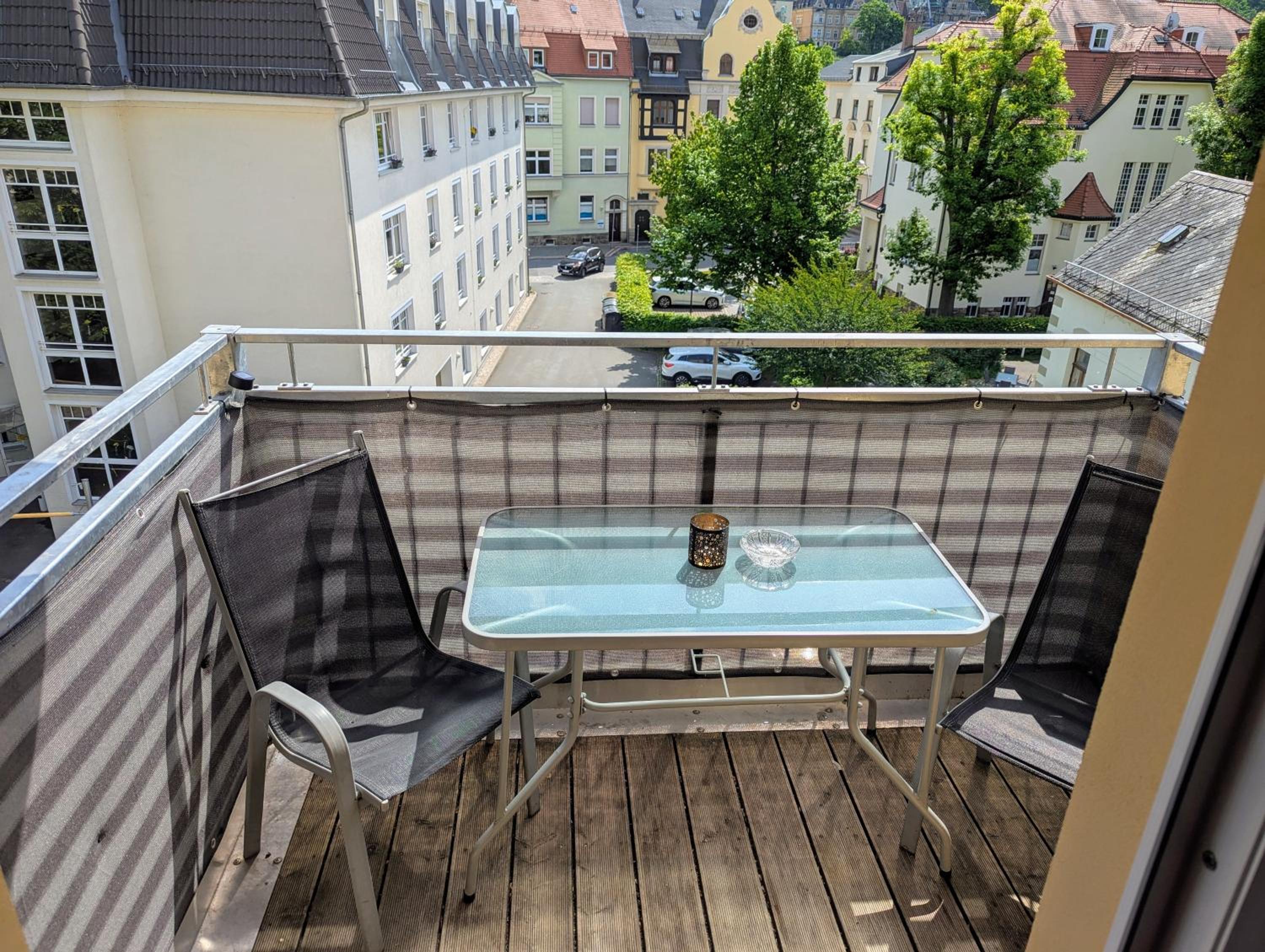 One-Bedroom Apartment with Balcony photo 2