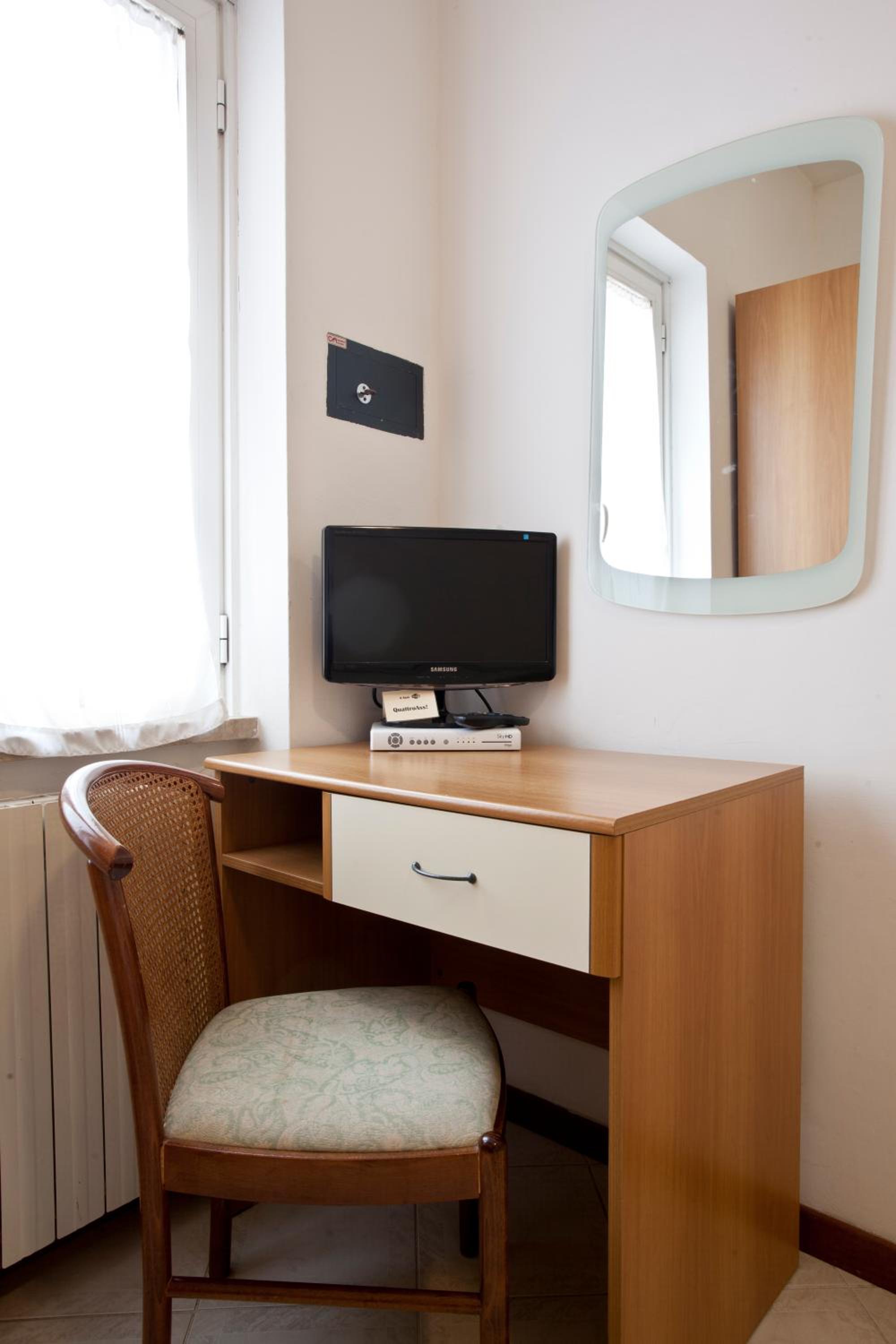Double Room - Photo 12