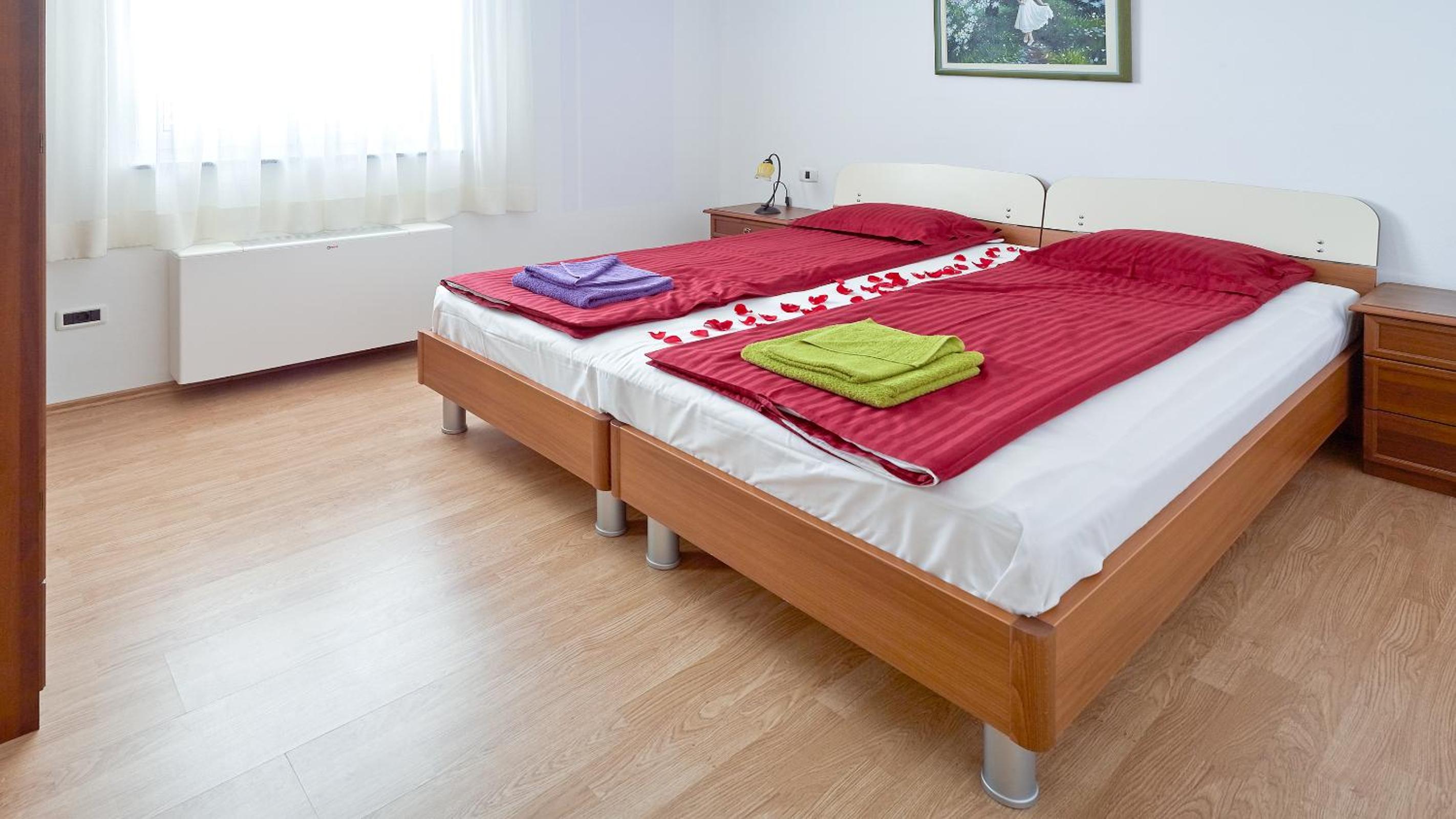 One-Bedroom Apartment with Balcony photo 2