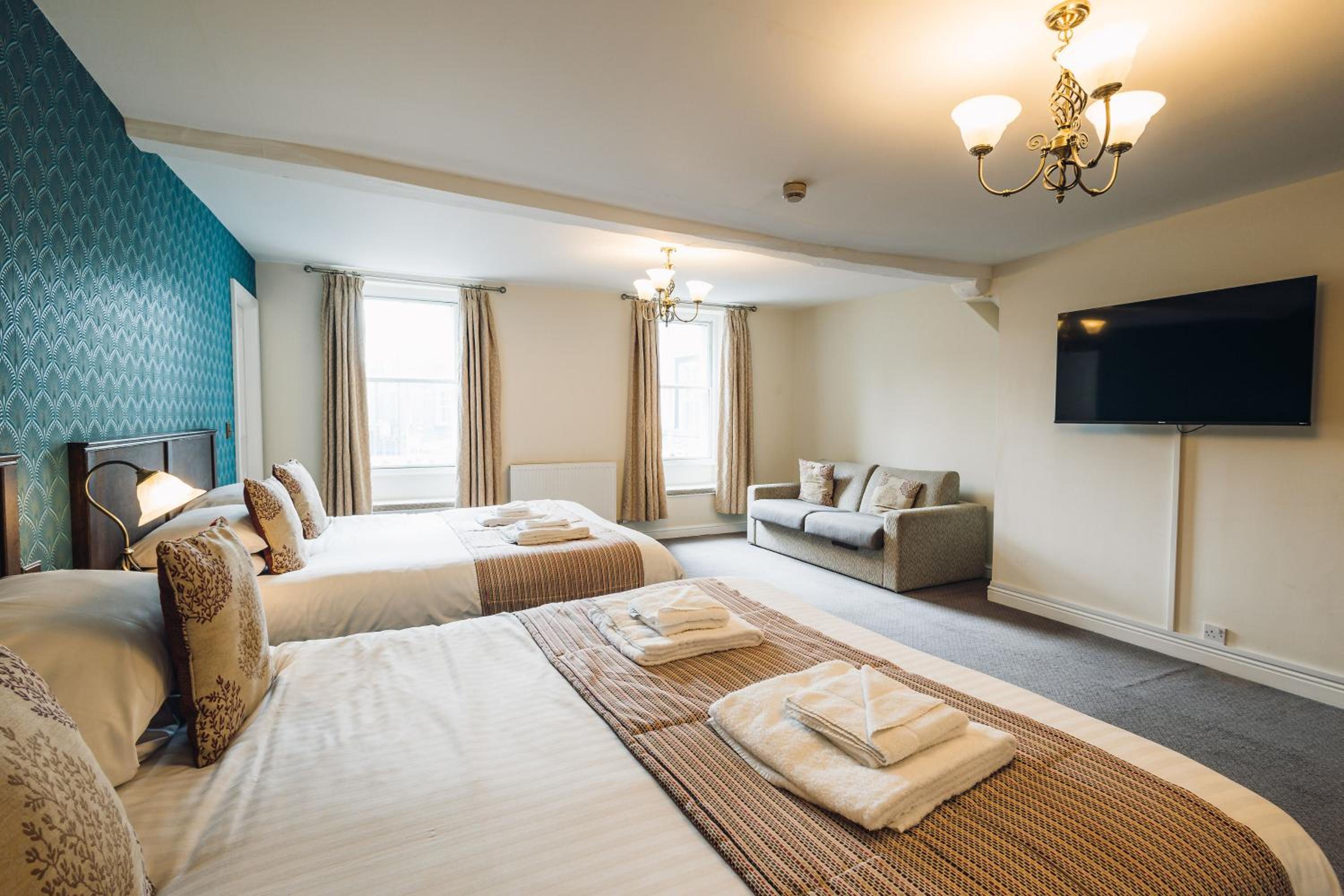 Deluxe Family Room - Photo 1