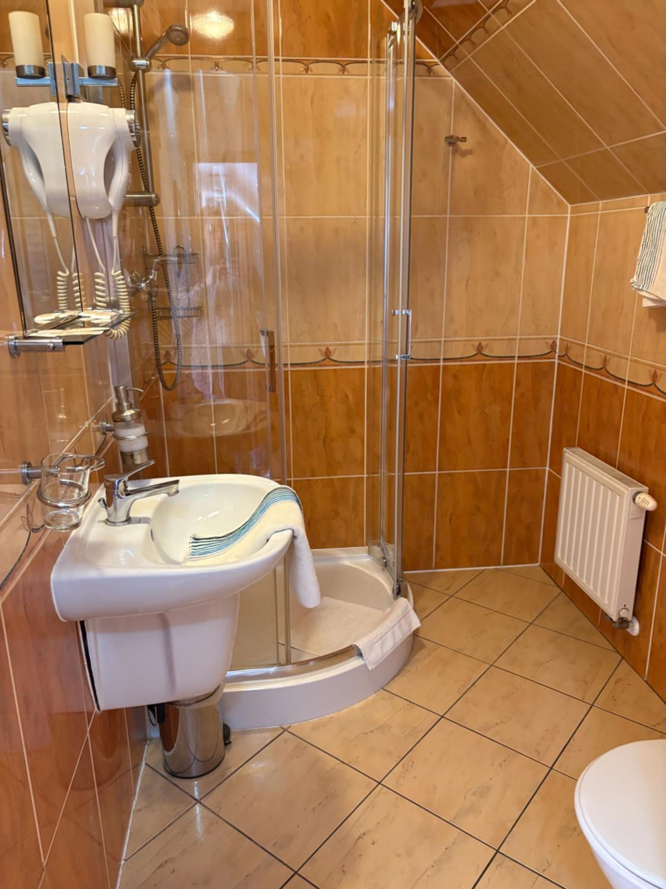 Twin Room - Photo 1