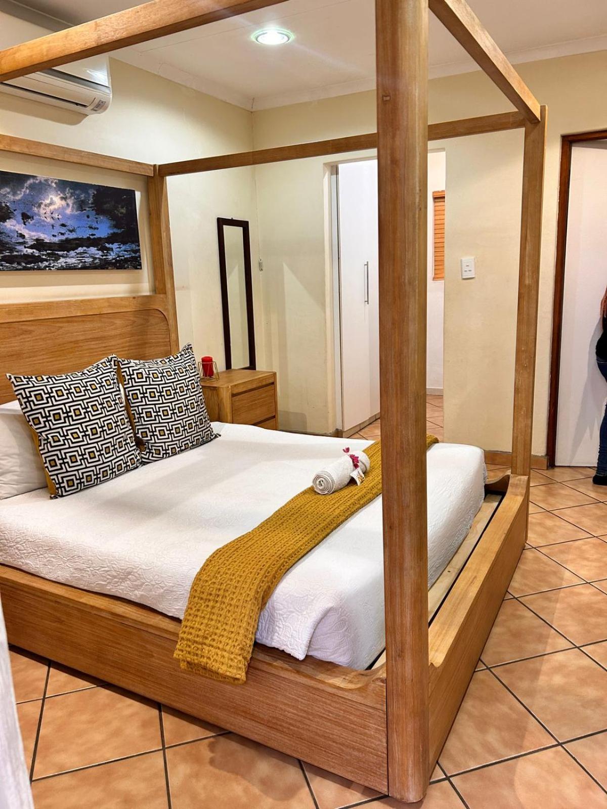 Luxury Queen Room photo 1