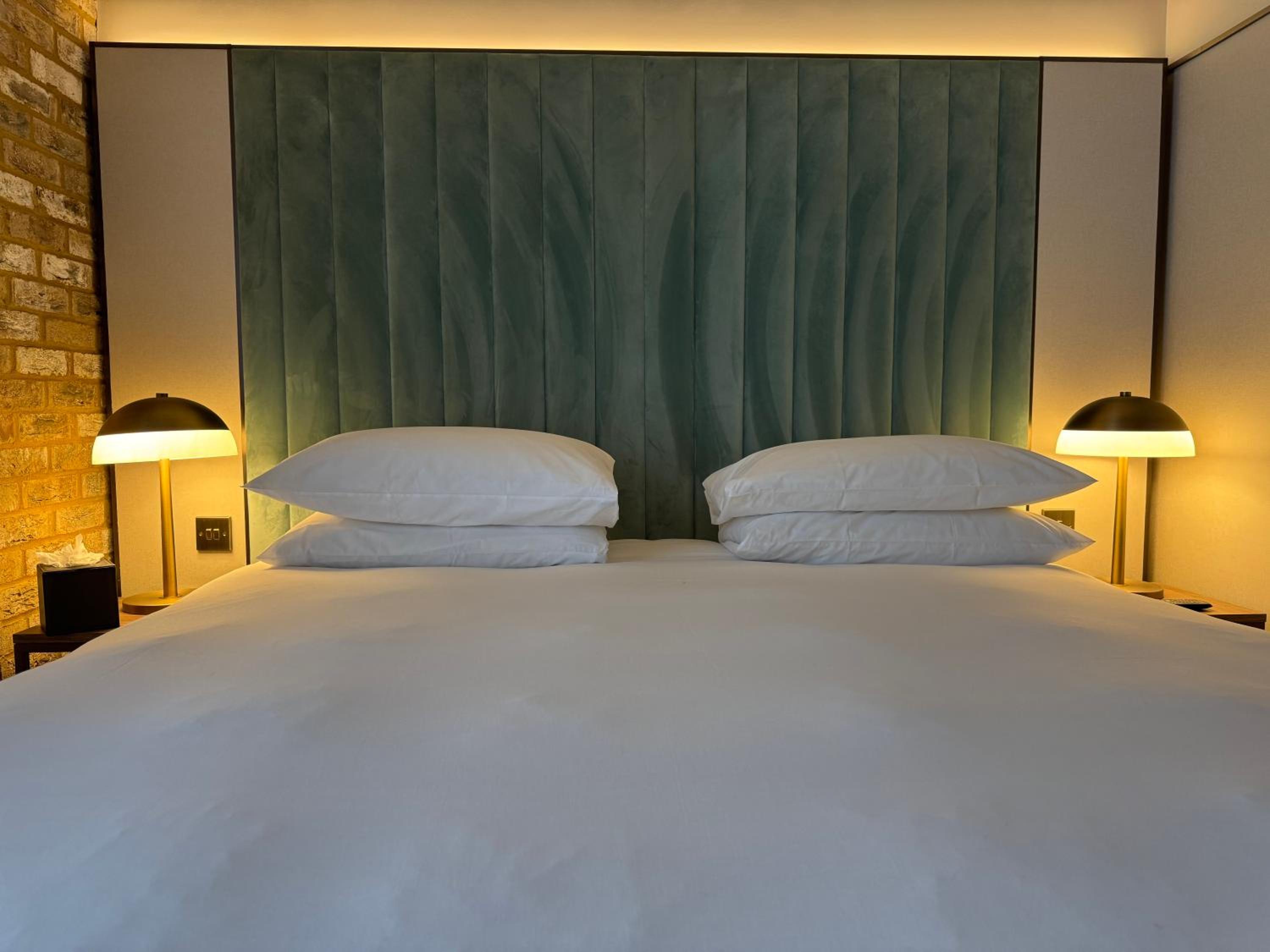 Supreme room photo 1