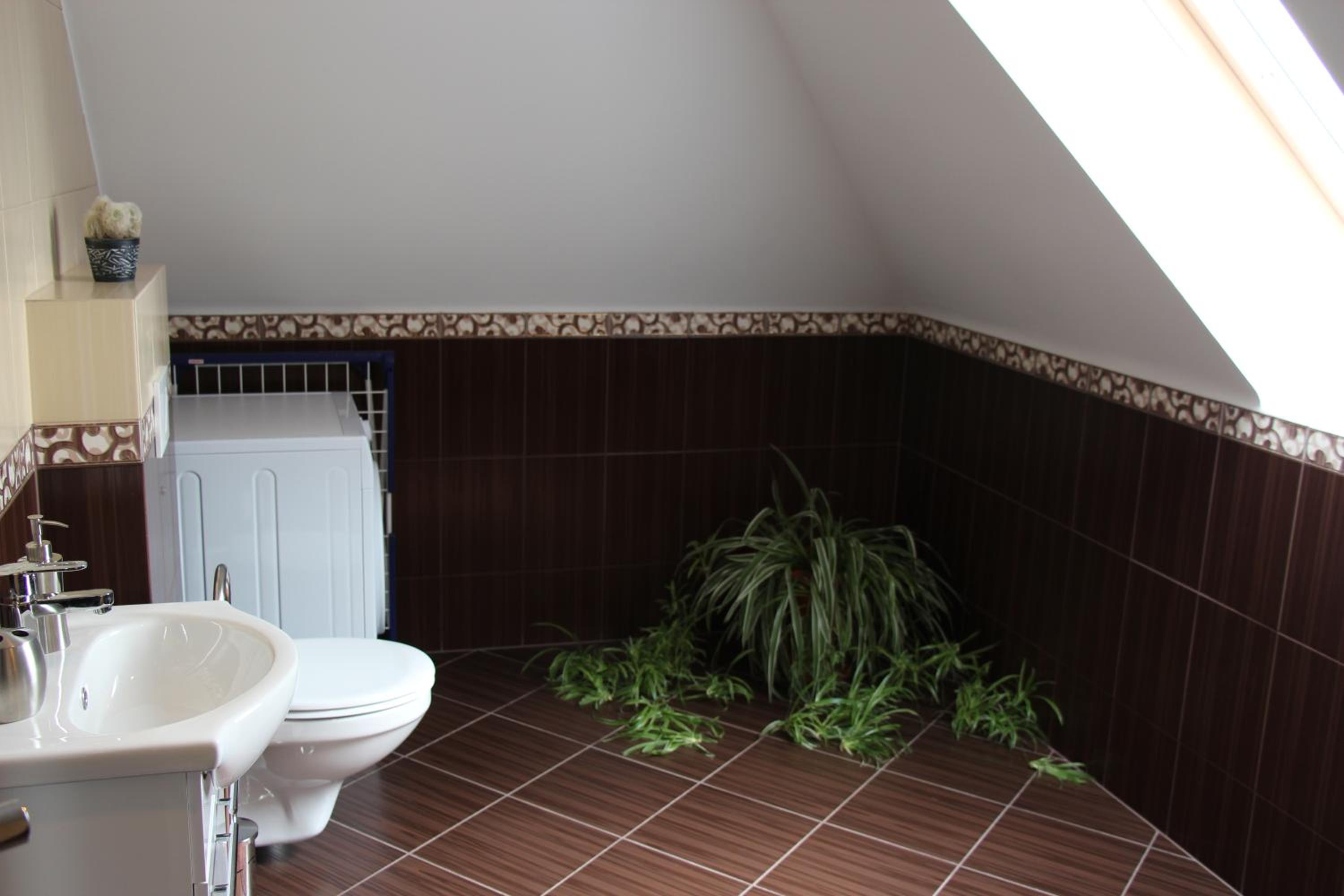 Twin Room with Bathroom - Photo 3
