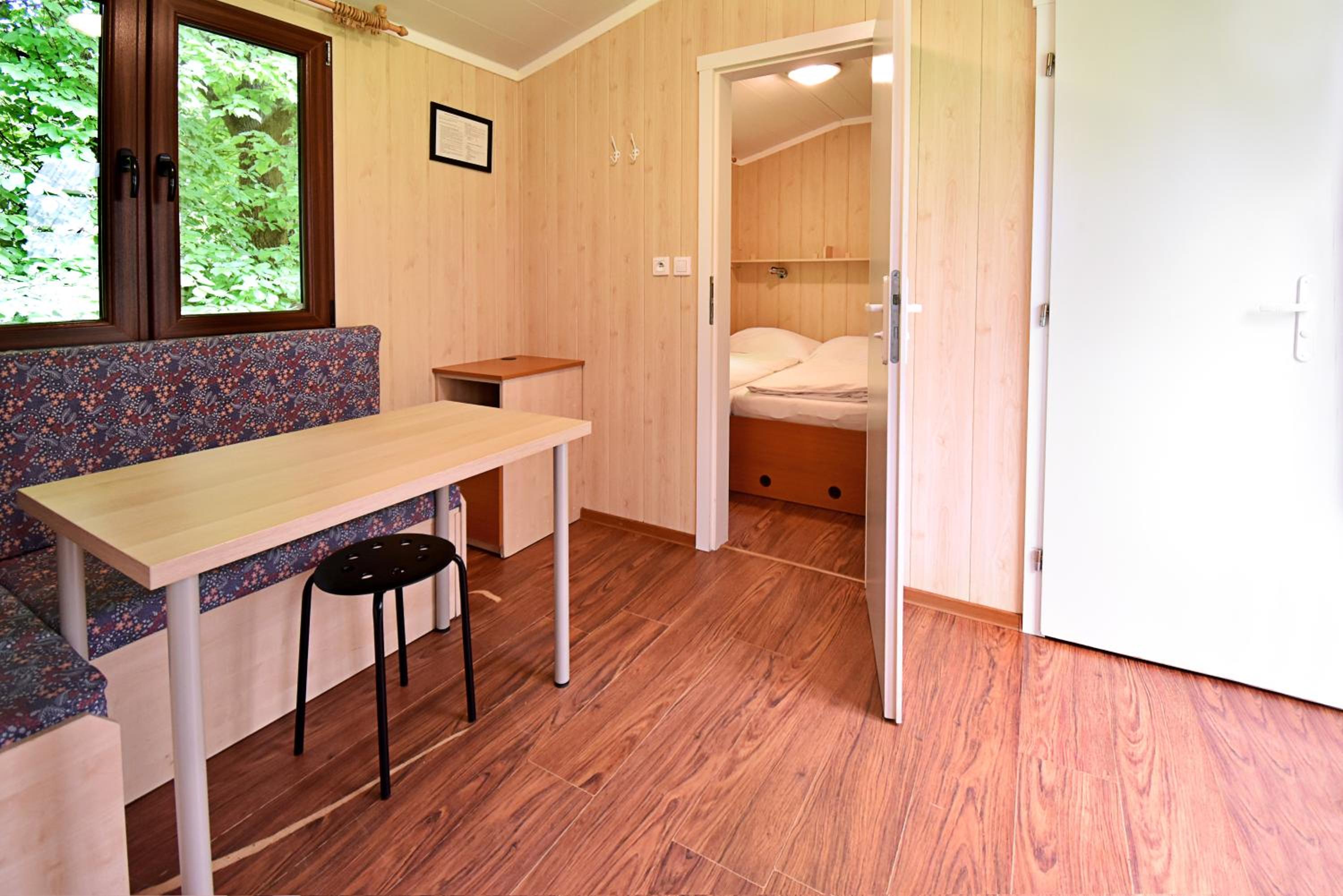Mobile Home photo 3