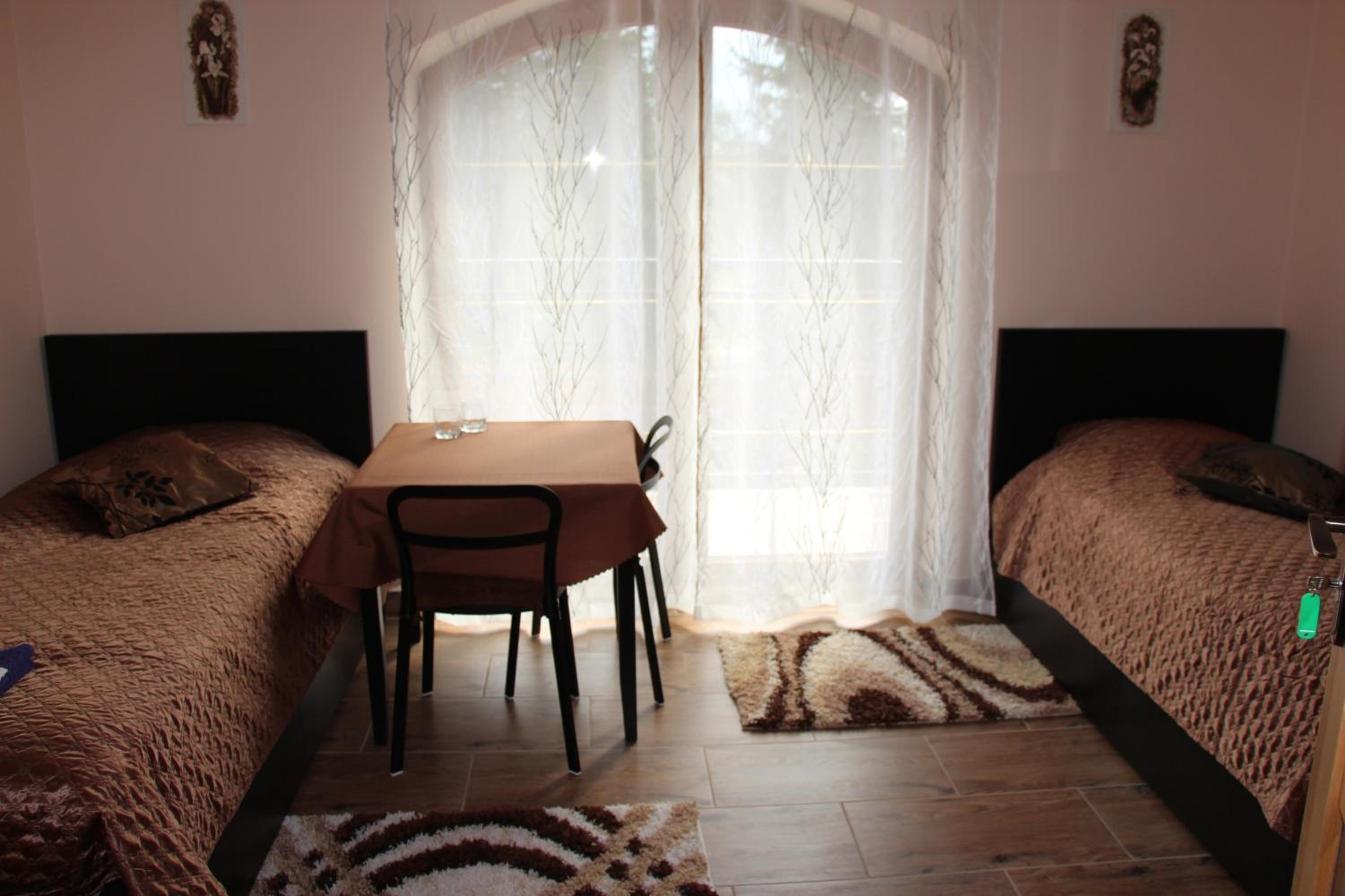 Twin Room with Bathroom - Photo 1