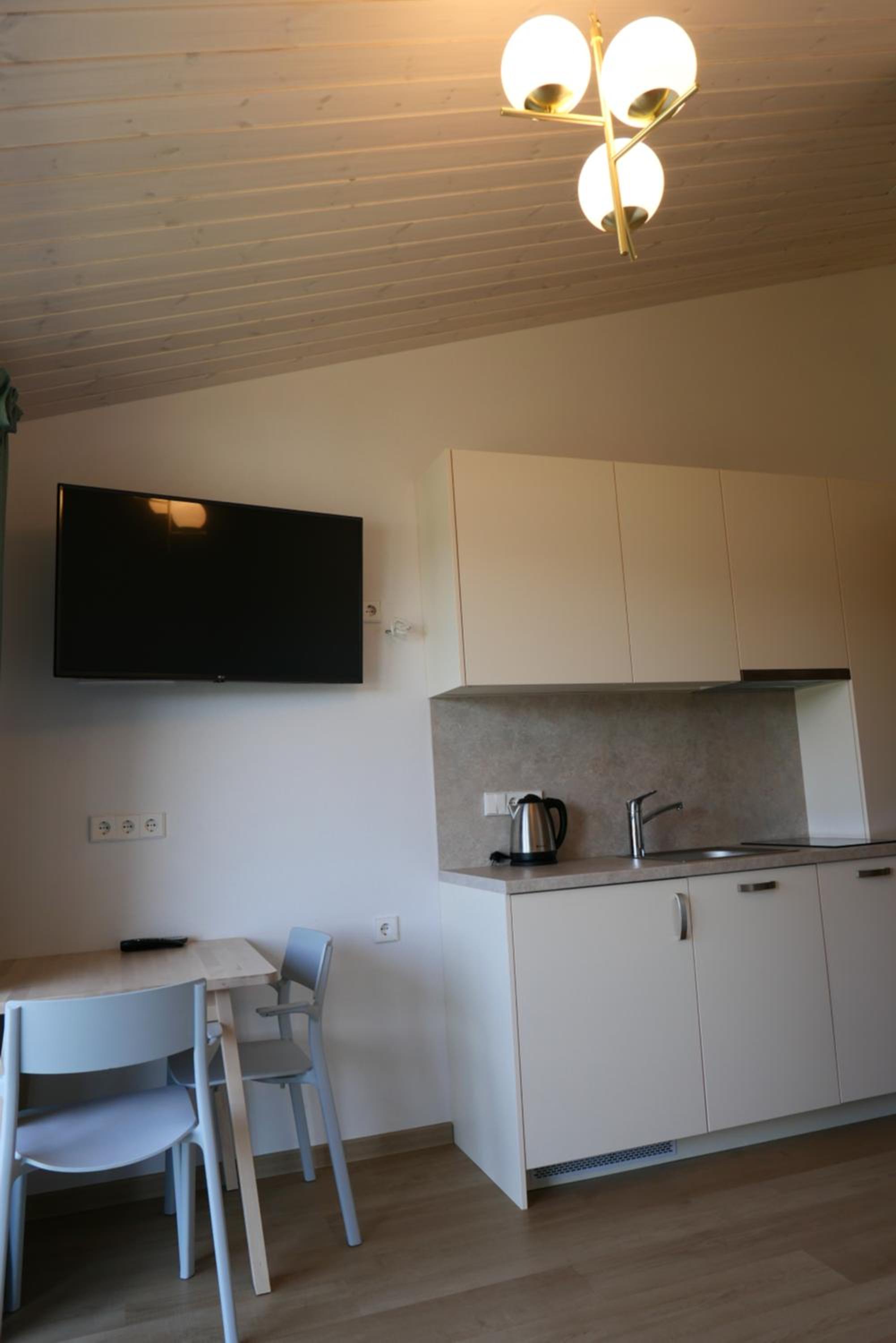 Economy Double Room - Photo 10