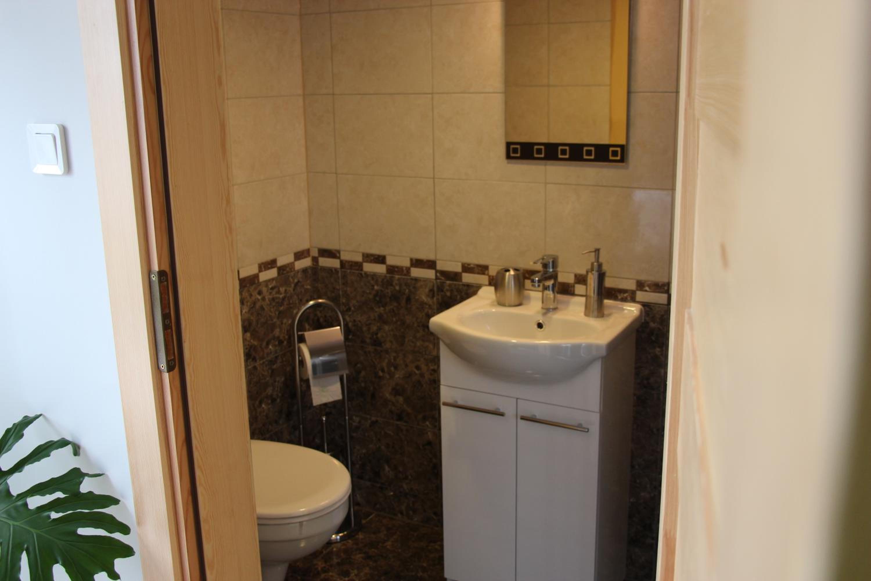 Double Room with Balcony - Photo 4