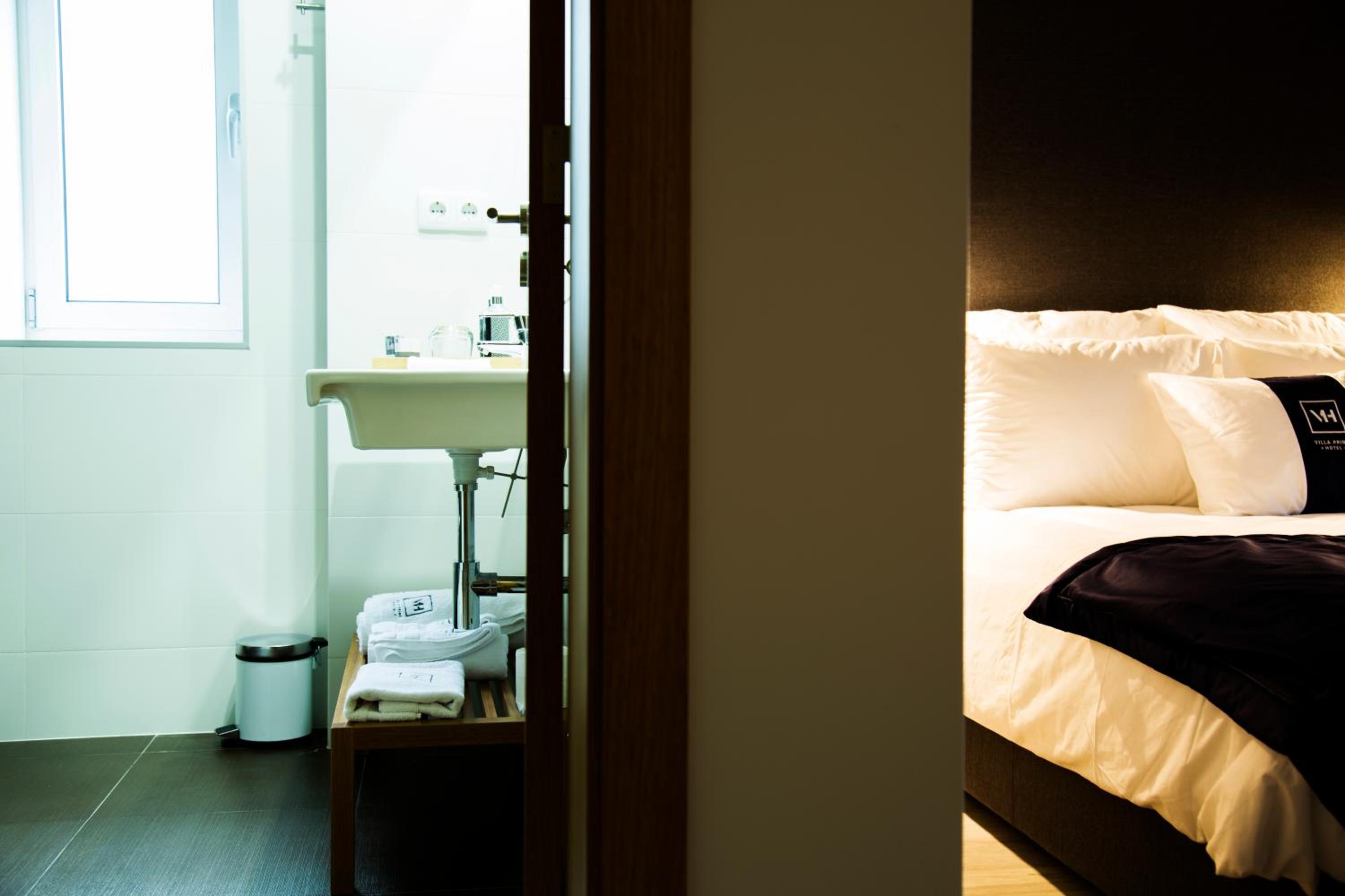Standard Double Room - Photo 1