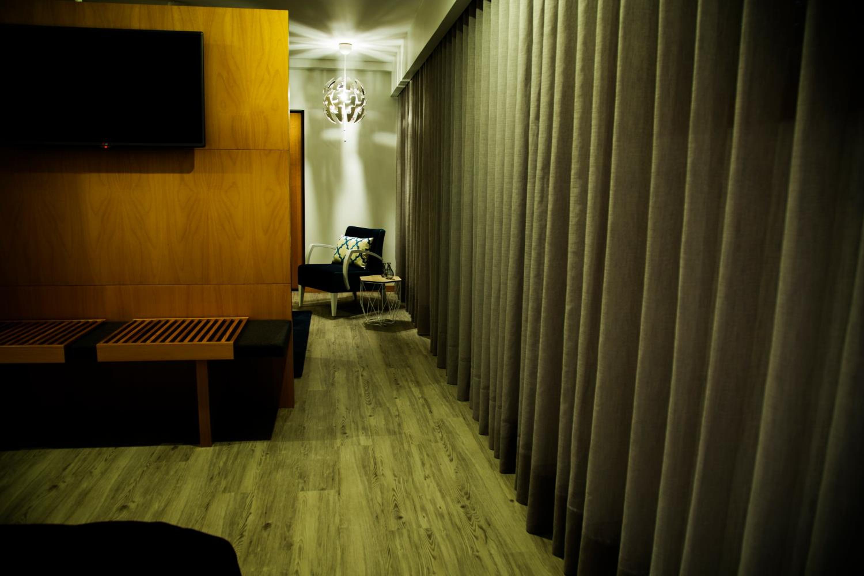 Deluxe Suite - Photo 5