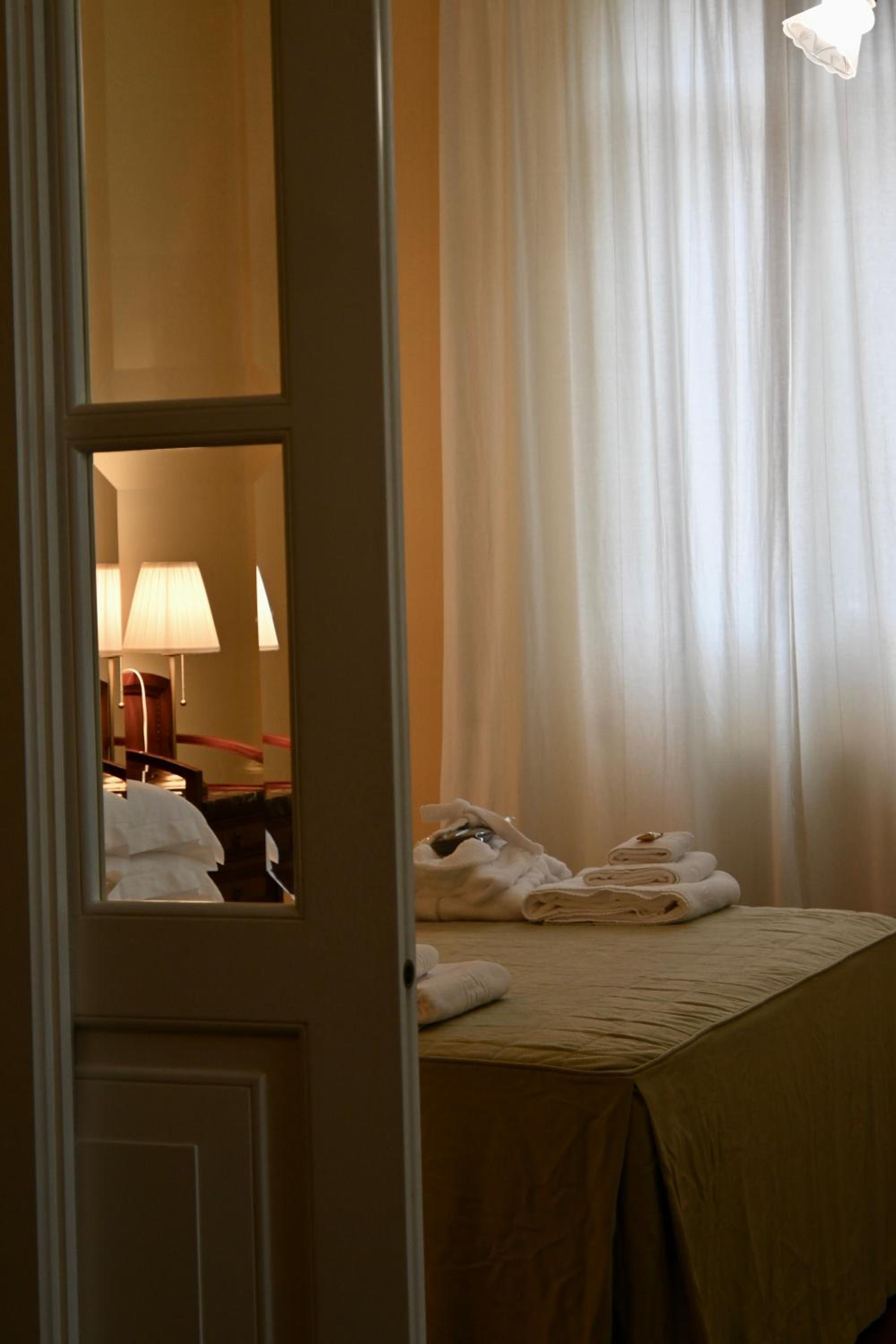 Deluxe King Suite