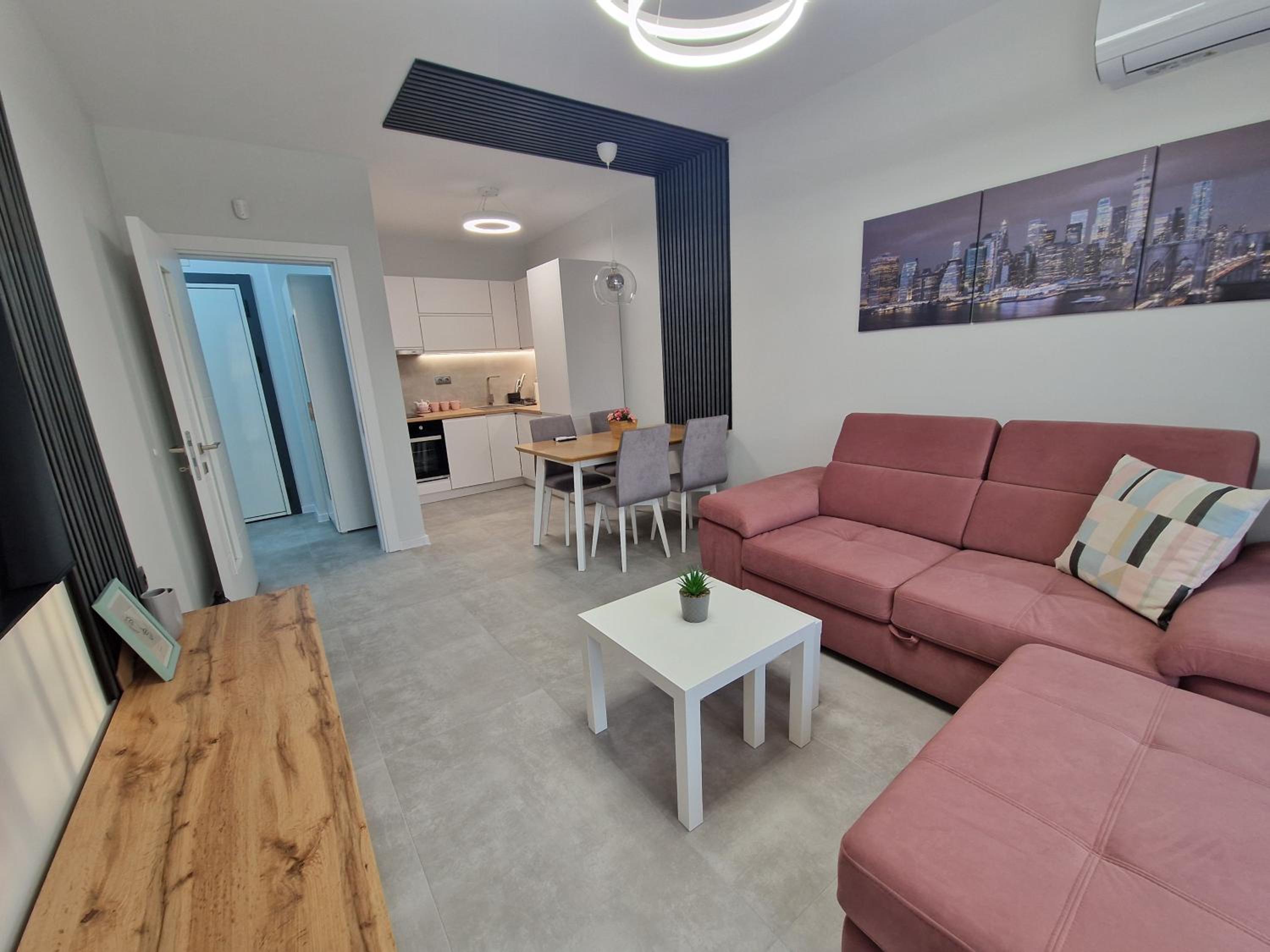 One-Bedroom Apartment photo 1