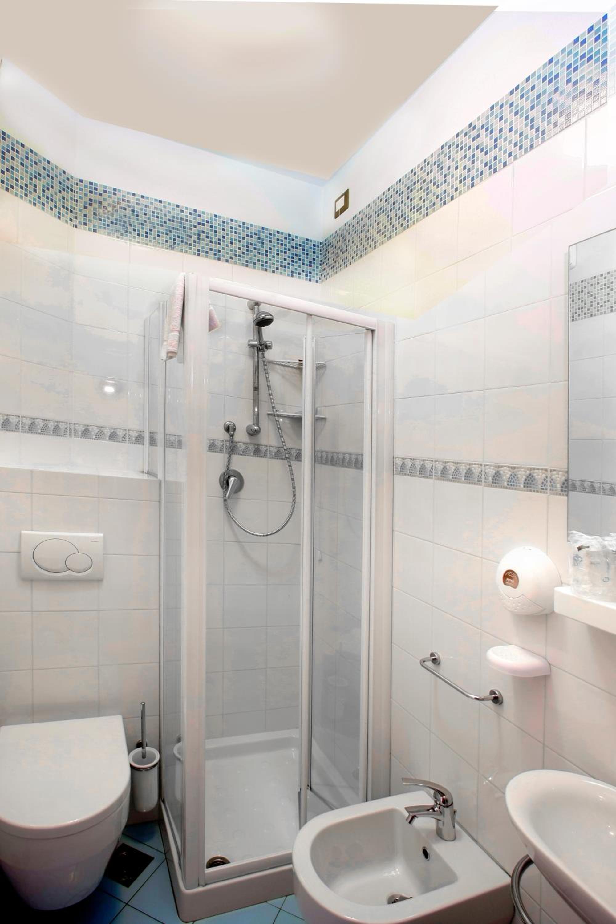 Double or Twin Room photo 3