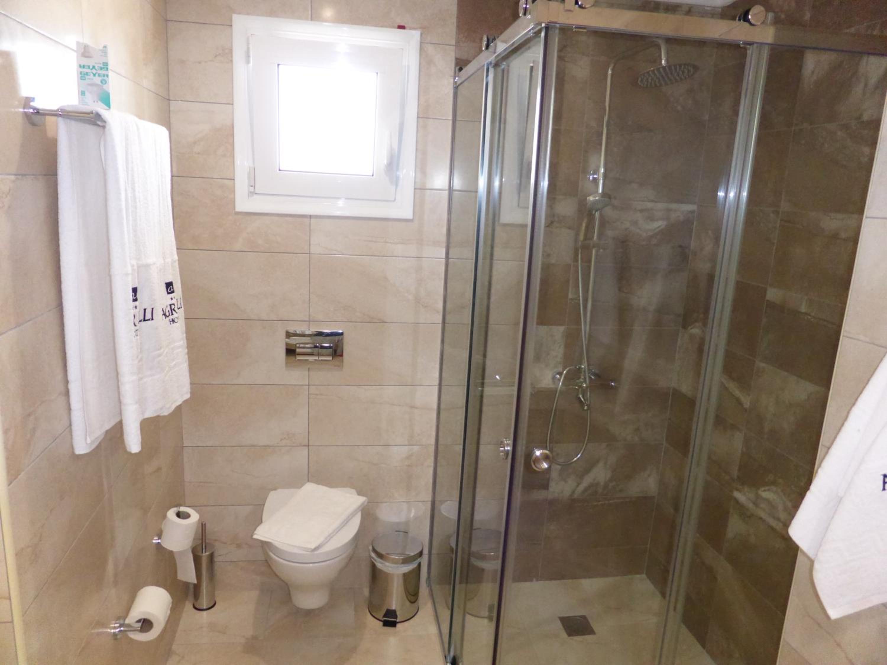 Superior Quadruple Room - Photo 4