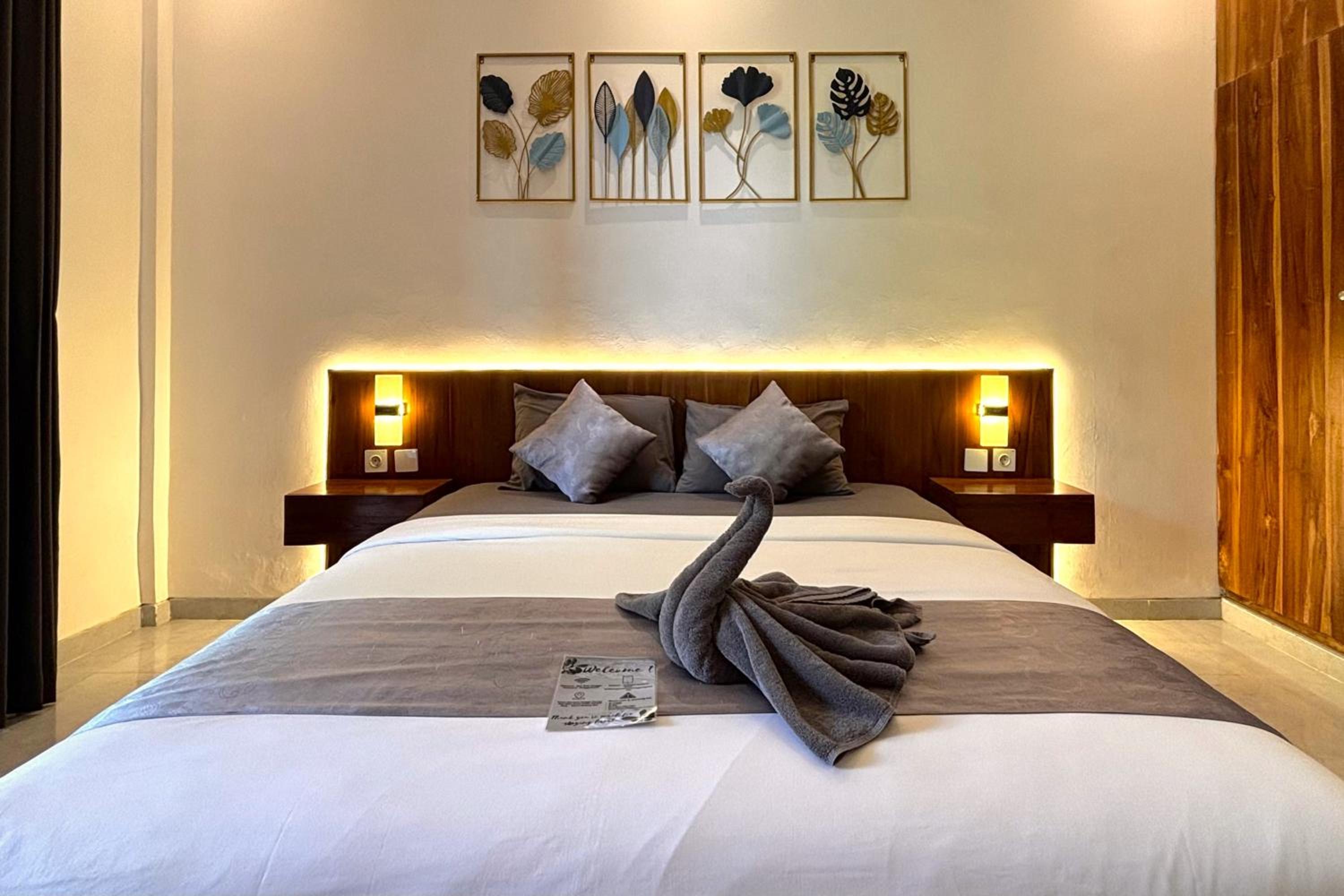 Deluxe Double Room - Photo 9