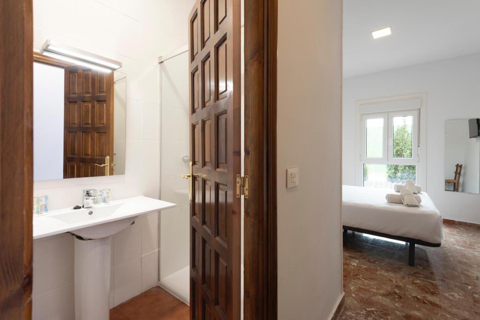 Double Room With Private Bathroom photo 3