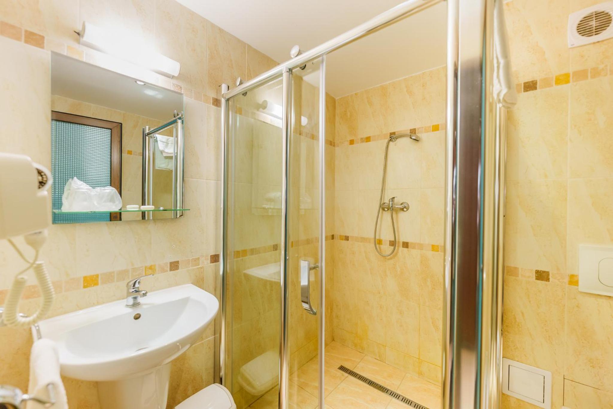 Triple Room - Photo 5