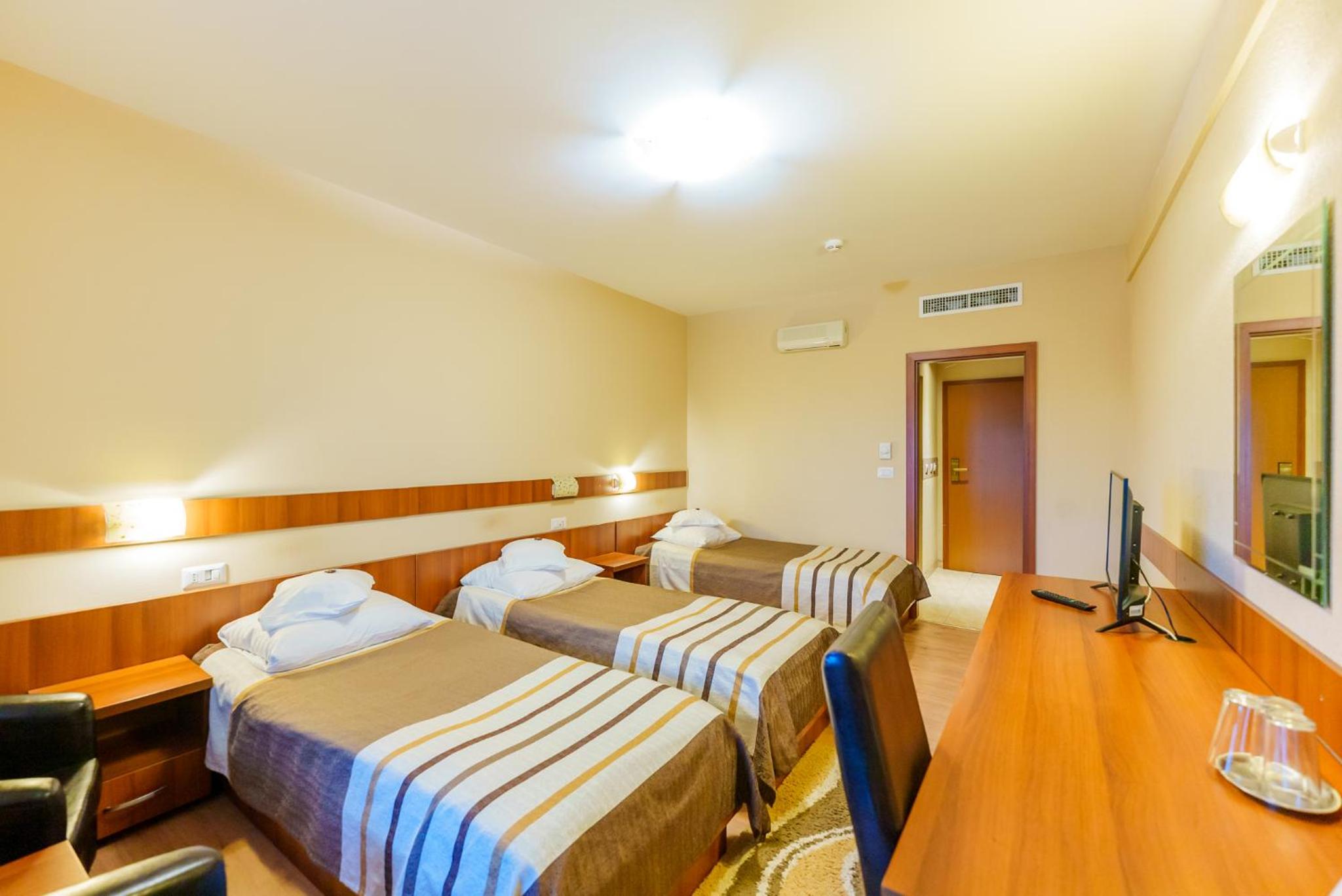 Triple Room - Photo 6